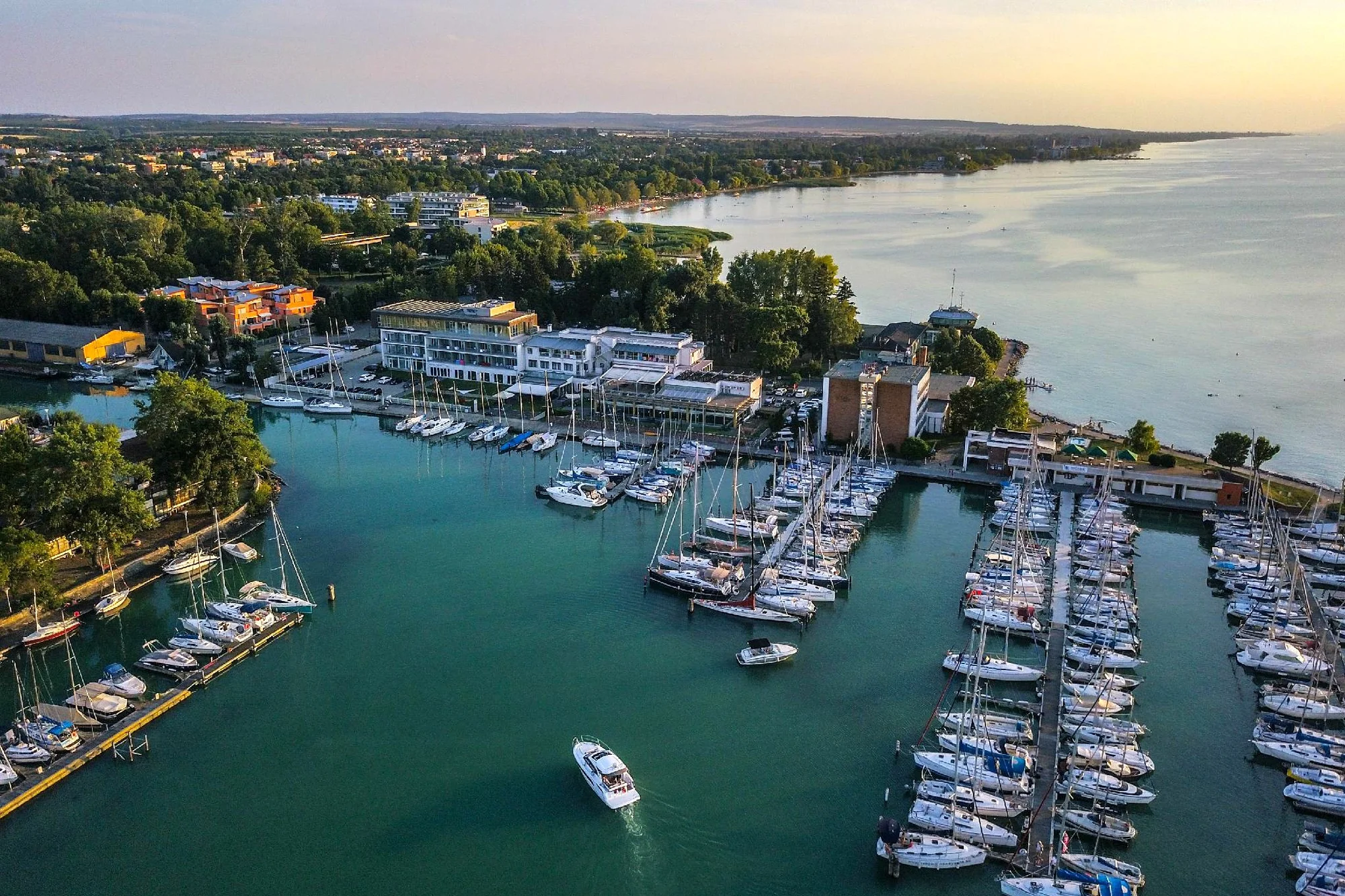 Dovolená u Balatonu: ubytování, polopenze i neomezený vstup do wellness