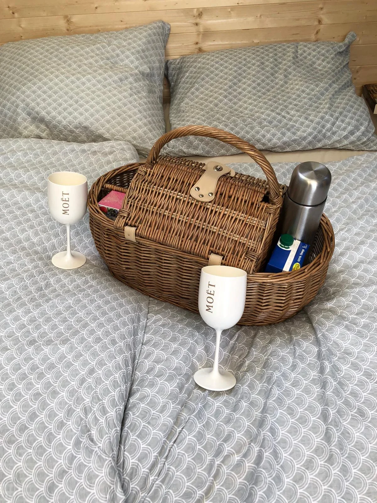 Glamping: vymazlené iglú u Prachovských skal, relax ve wellness s možností snídaňového koše