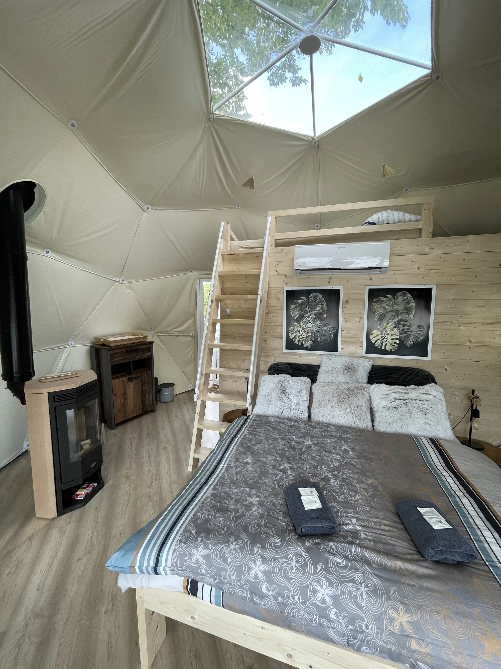Glamping: vymazlené iglú u Prachovských skal, relax ve wellness s možností snídaňového koše
