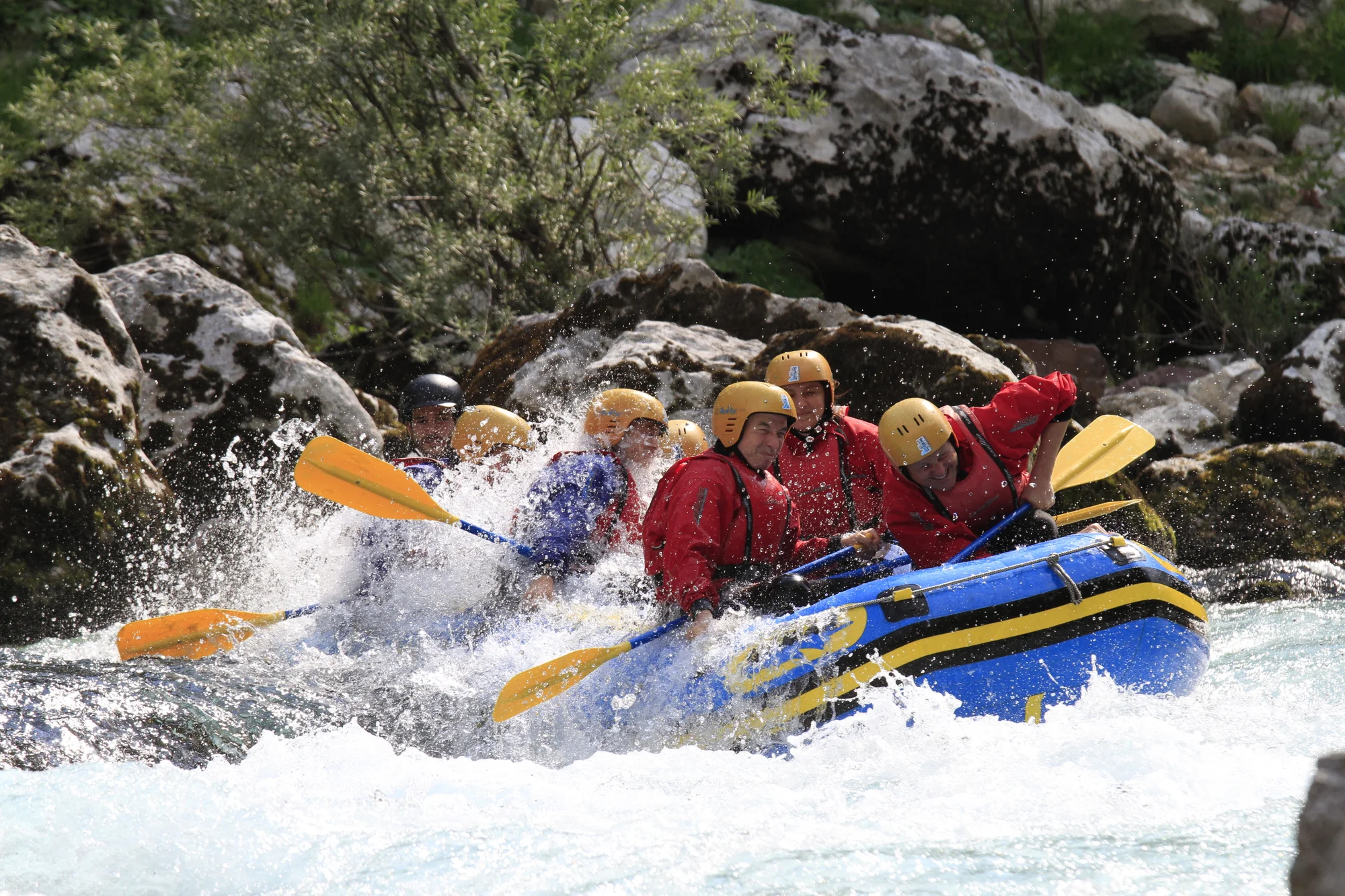 Rafting a canyoning ve Slovinsku: aqua rodeo, jaké jste ještě nezažili