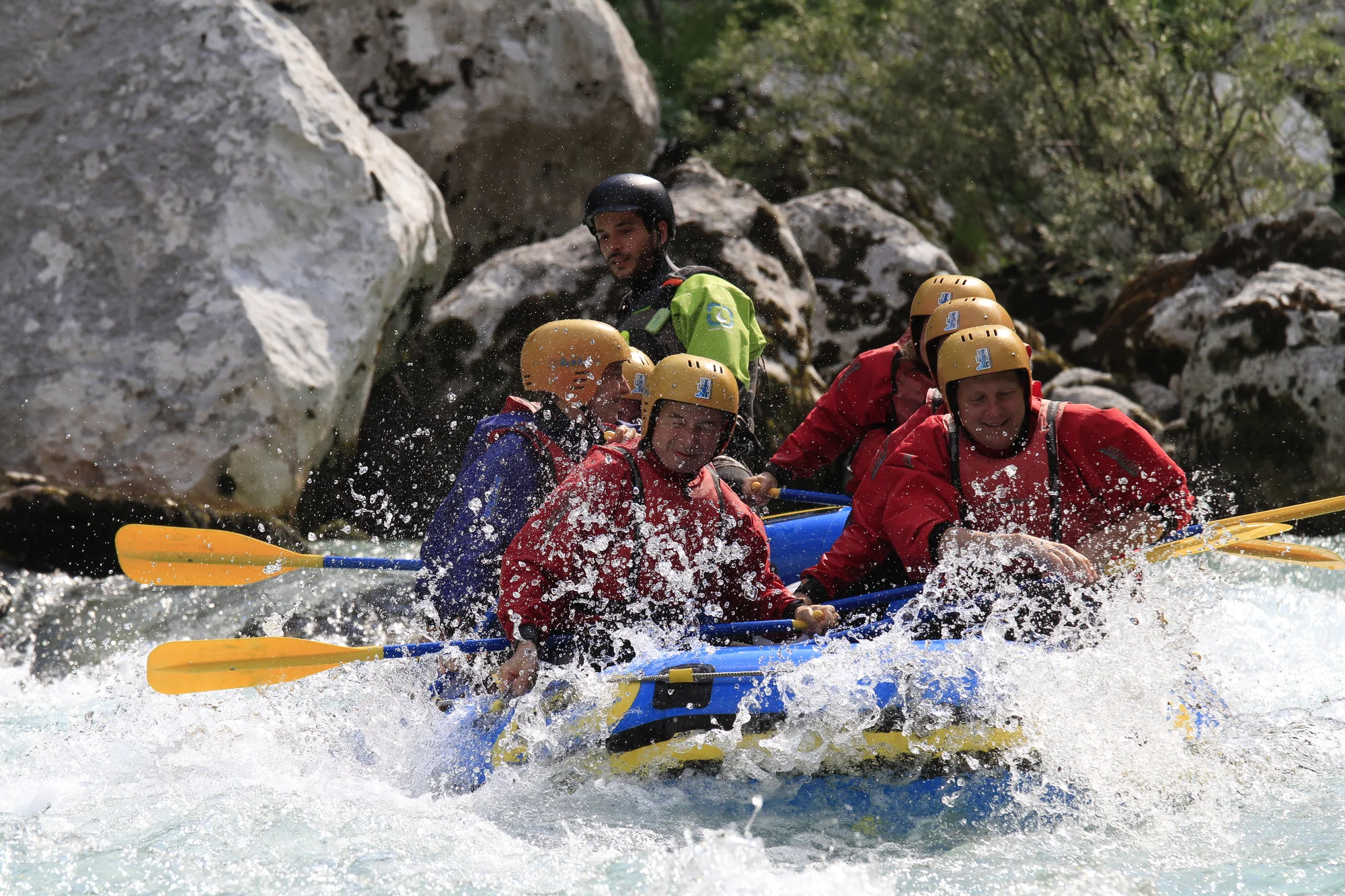 Rafting a canyoning ve Slovinsku: aqua rodeo, jaké jste ještě nezažili