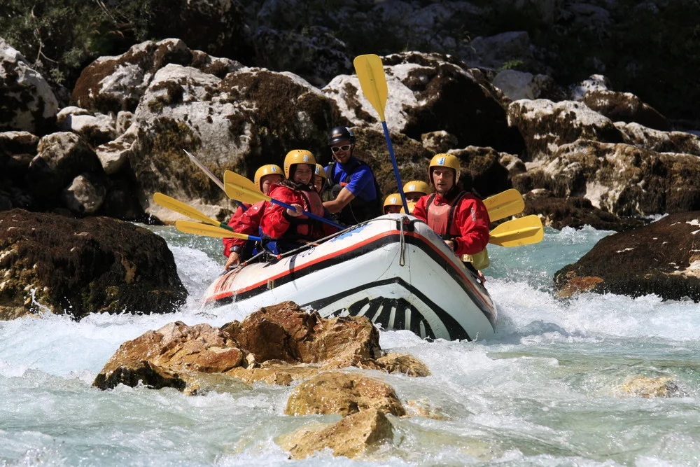 Rafting a canyoning ve Slovinsku: aqua rodeo, jaké jste ještě nezažili