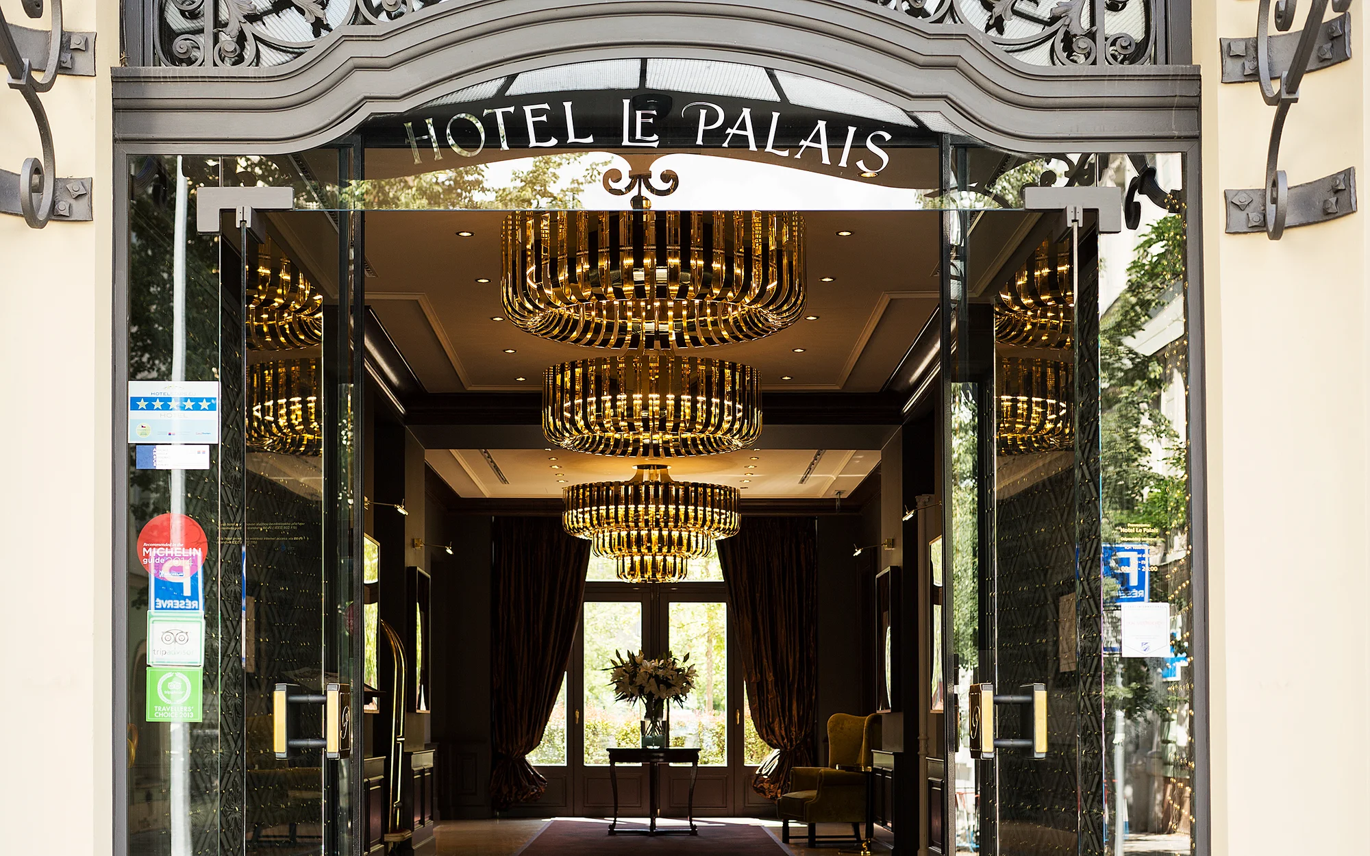 Luxusní 5* odpočinek v centru Prahy: historický hotel se snídaněmi i wellness