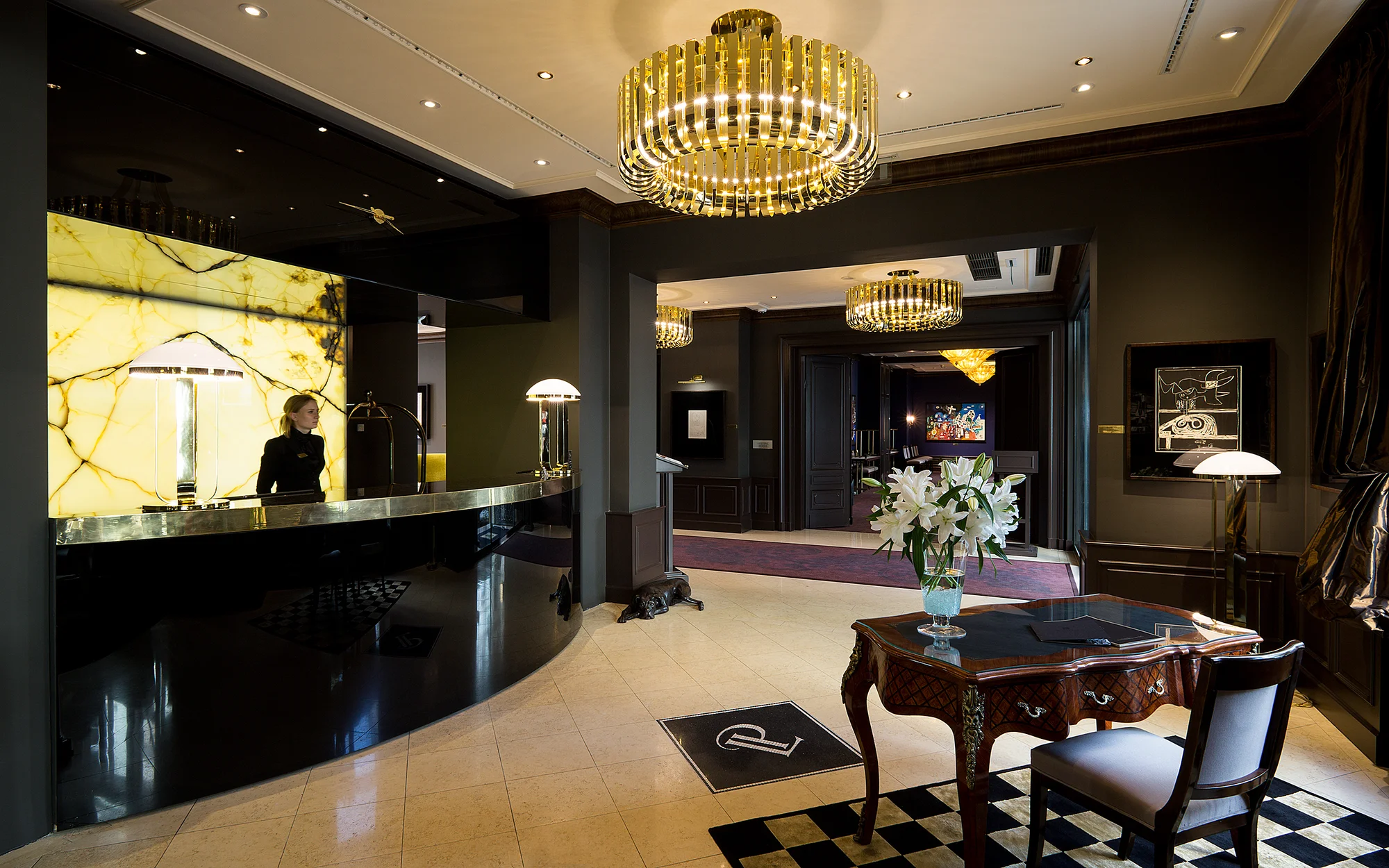 Luxusní 5* odpočinek v centru Prahy: historický hotel se snídaněmi i wellness