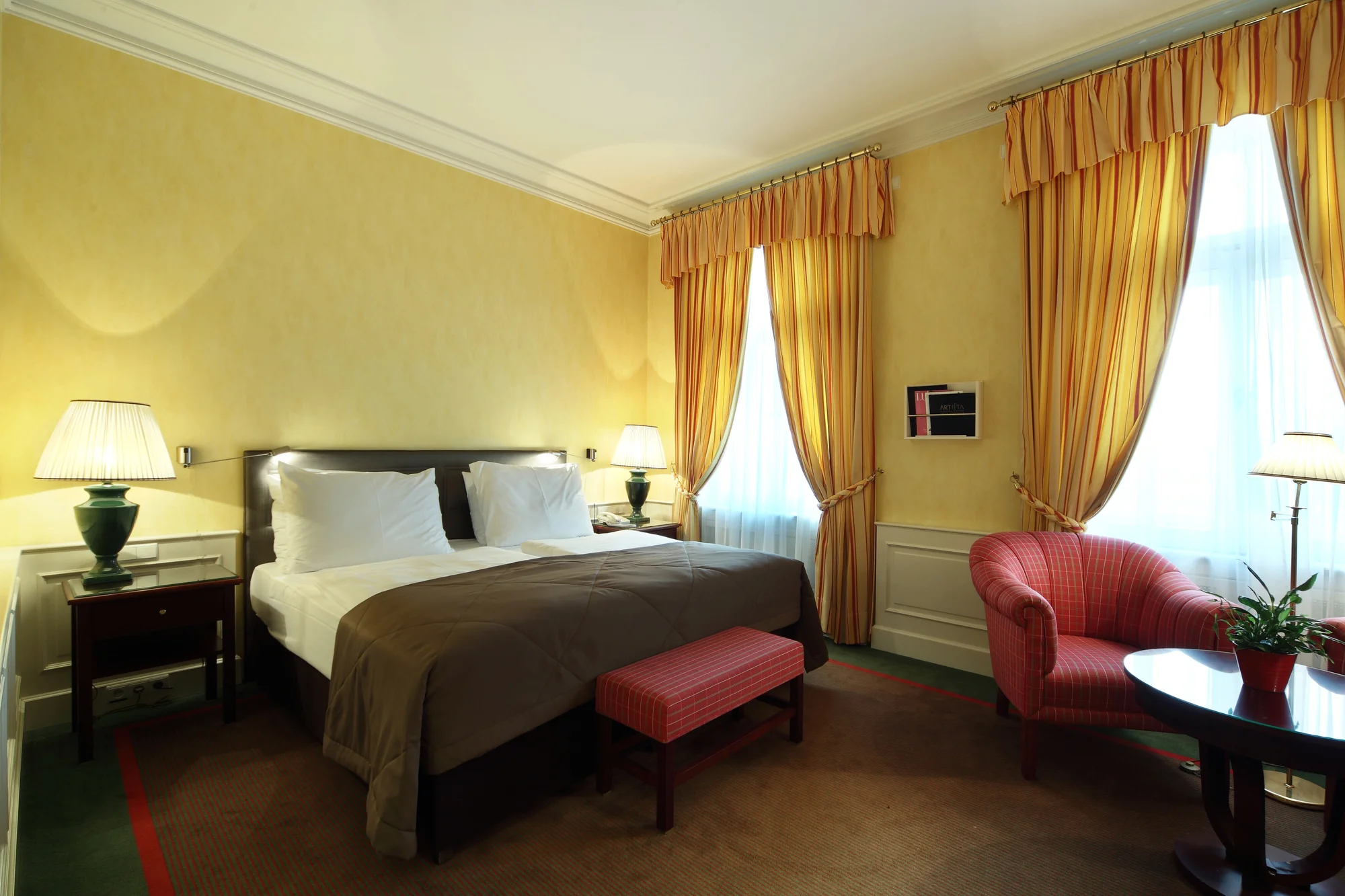 Luxusní 5* odpočinek v centru Prahy: historický hotel se snídaněmi i wellness