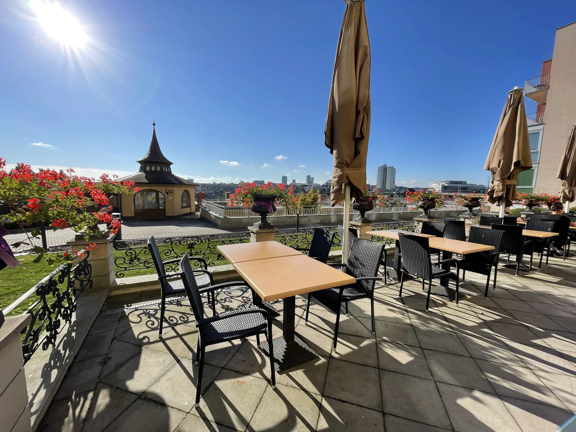 Luxusní 5* odpočinek v centru Prahy: historický hotel se snídaněmi i wellness