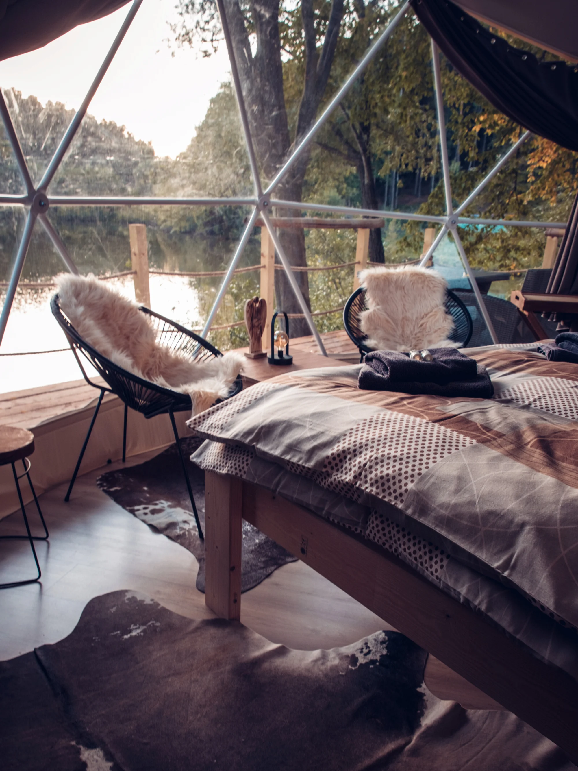 Glamping: vymazlené iglú u Prachovských skal, relax ve wellness s možností snídaňového koše