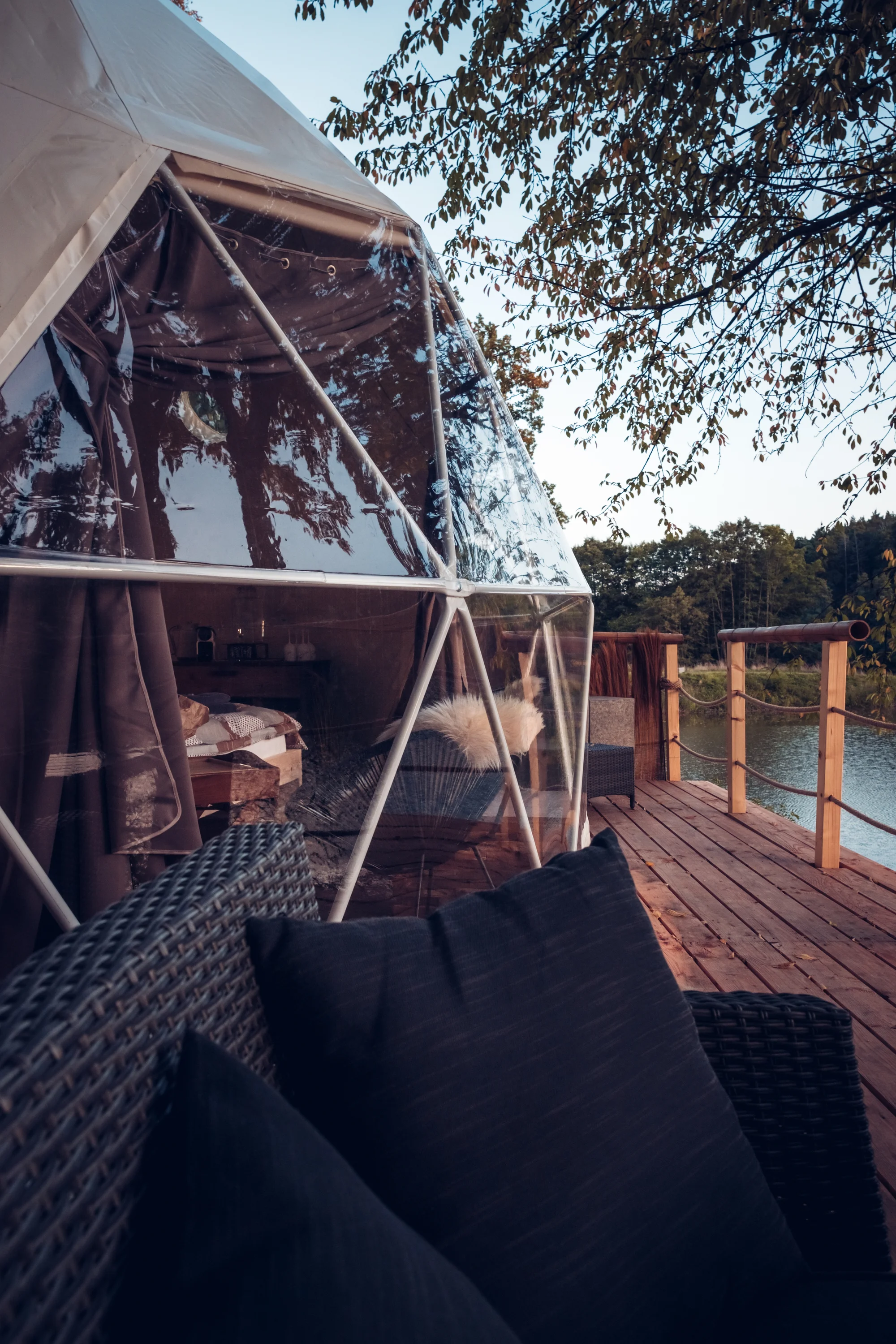 Glamping: vymazlené iglú u Prachovských skal, relax ve wellness s možností snídaňového koše