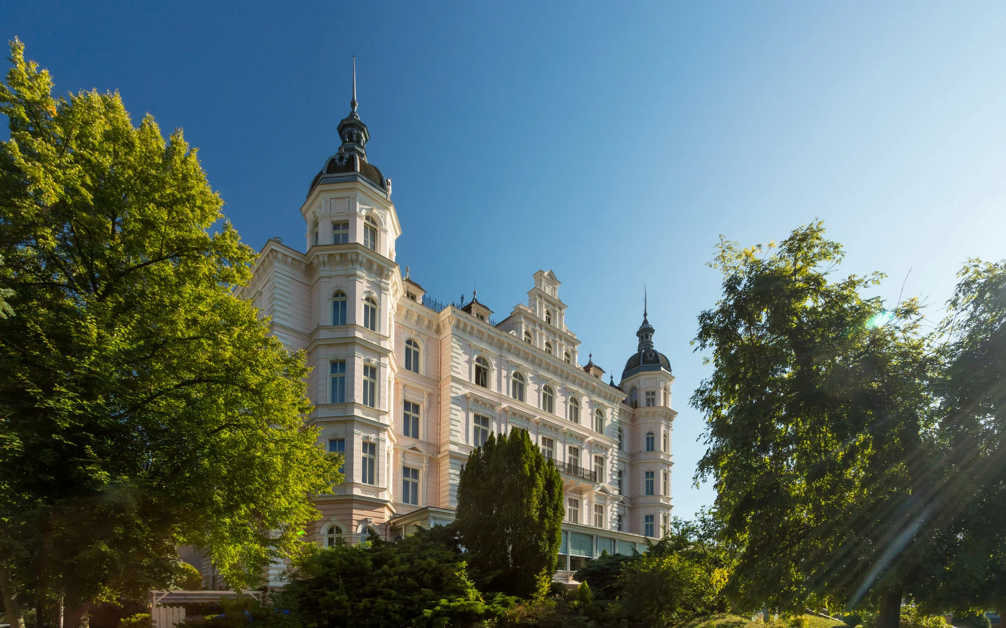 Celý den v hotelovém wellness pro 1 i 2 osoby: sauna, hammam, bazén, vířivka a fitness