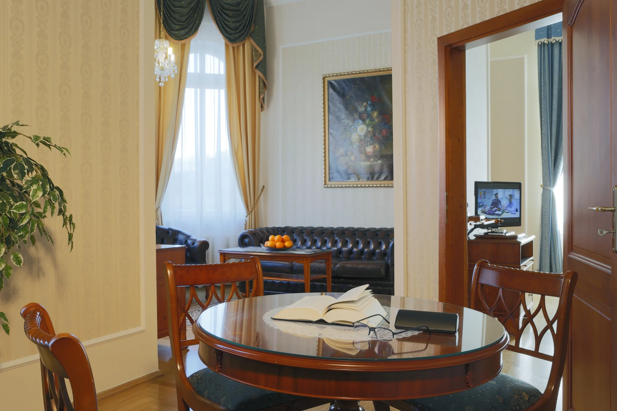 Pobyt ve 4* hotelu v Karlových Varech s neomezeným wellness, snídaní či polopenzí i masáží