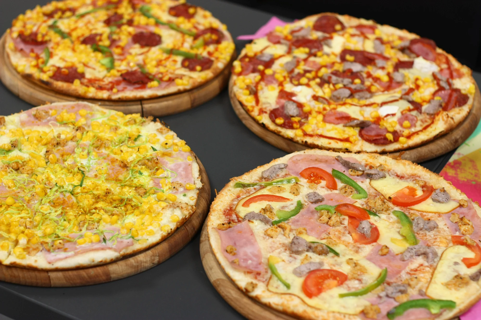 Dobrota z Maníkova bistra východ: 1, 2 nebo 4 pizzy podle výběru