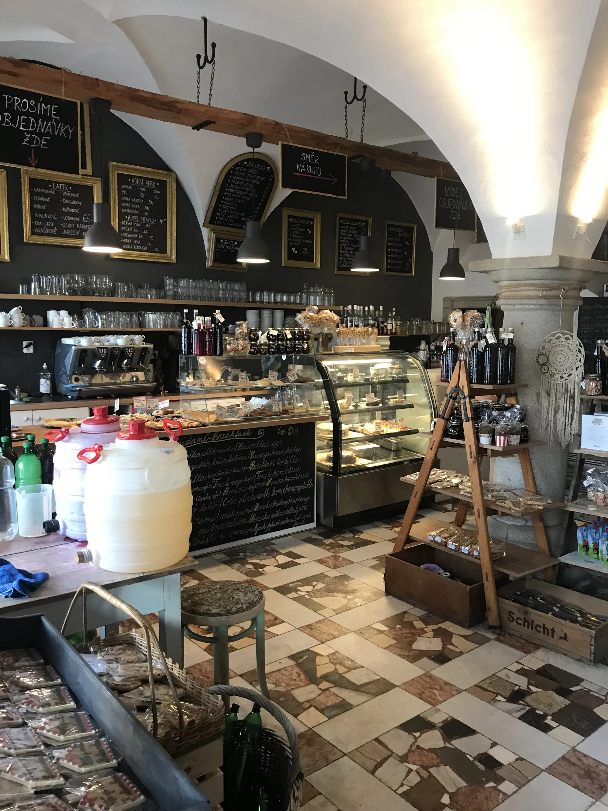 Svařák nebo punč v srdci města: různé příchutě i oblíbená klasika