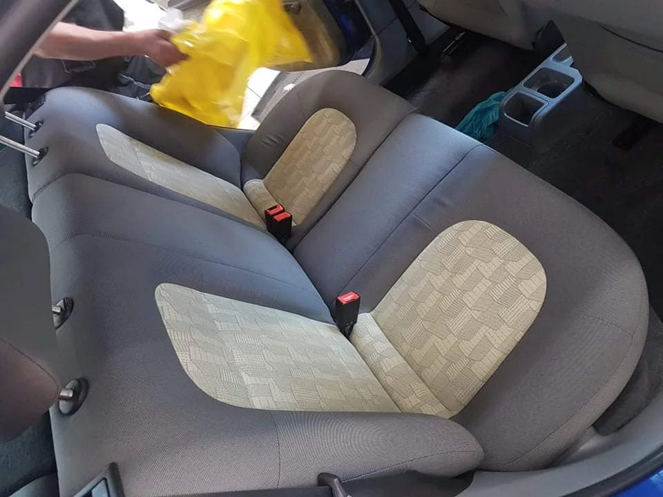 Mobilní čištění interiéru vozidla i tepování či dezinfekce ozónem