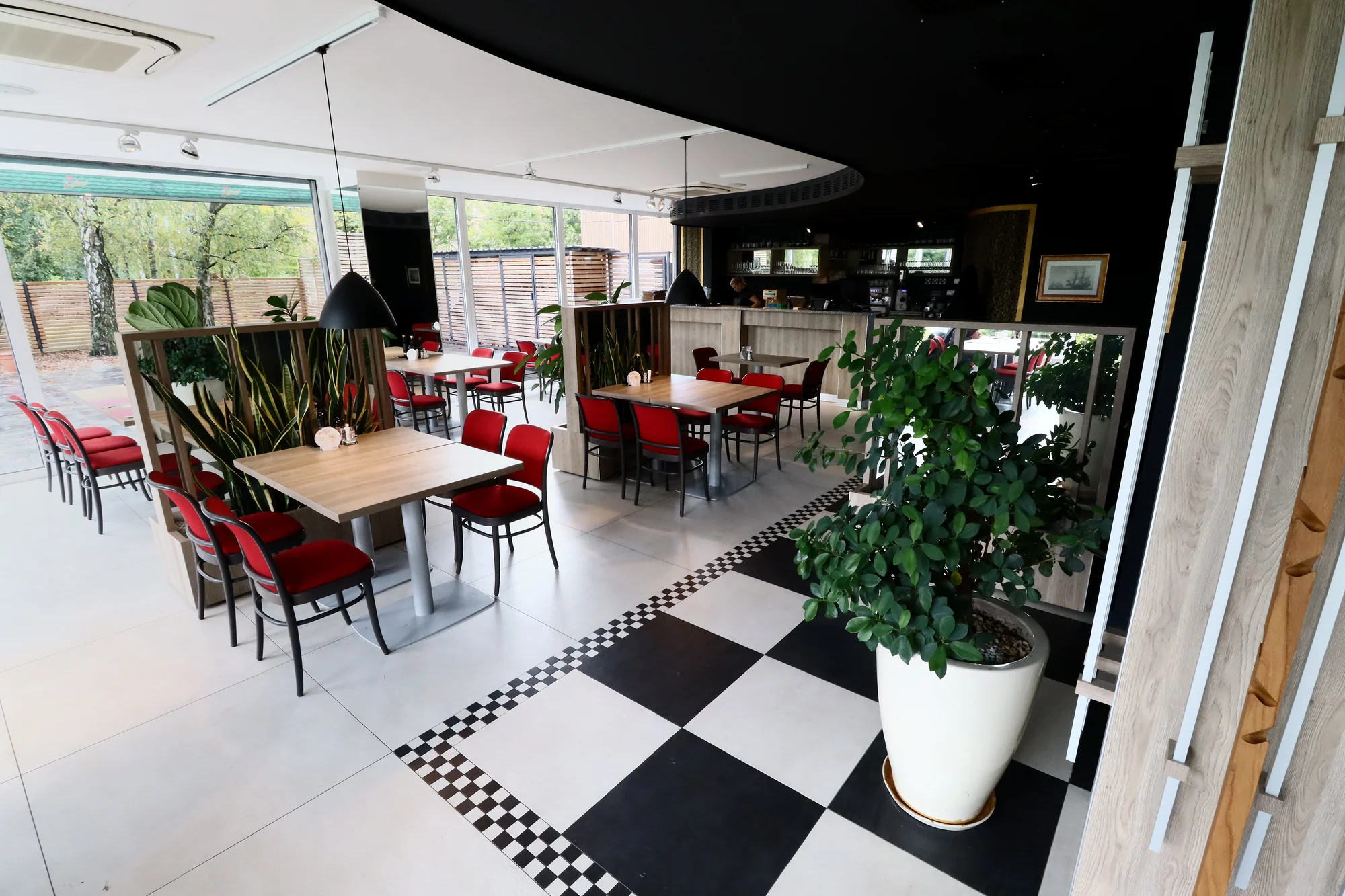 Italská restaurace La Strada: otevřené vouchery na 500 nebo 1 000 Kč