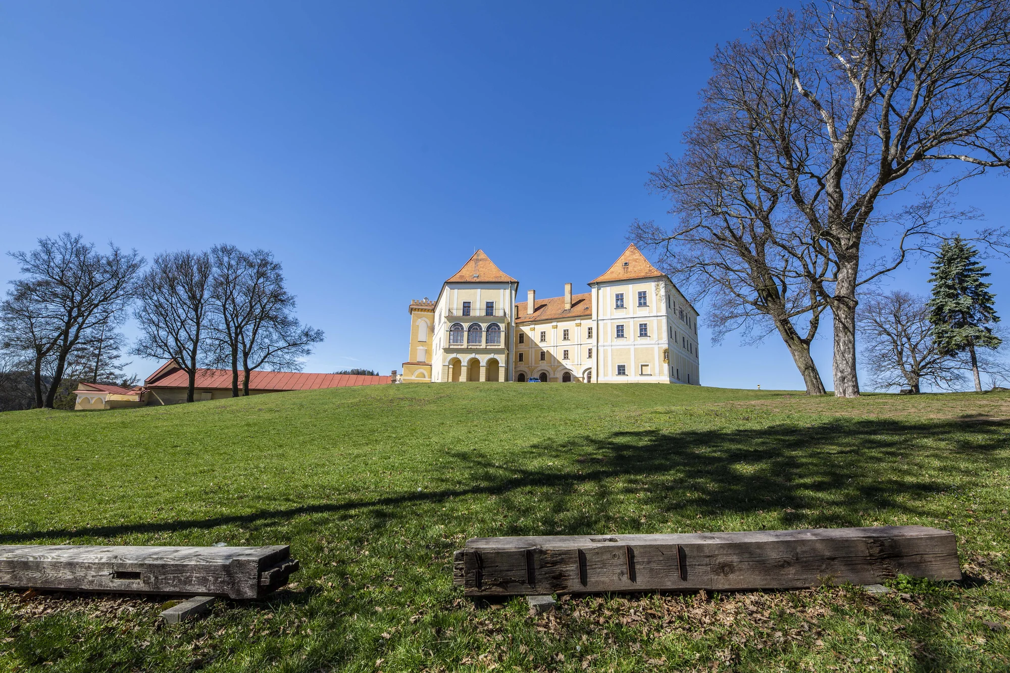 Romantický pobyt v historickém apartmánu na zámku Letovice vč. prohlídky a lahve sektu