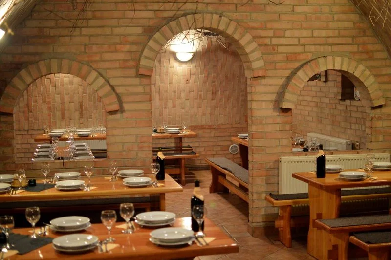 Romantika uprostřed vinic: gurmánská polopenze i koštování vína