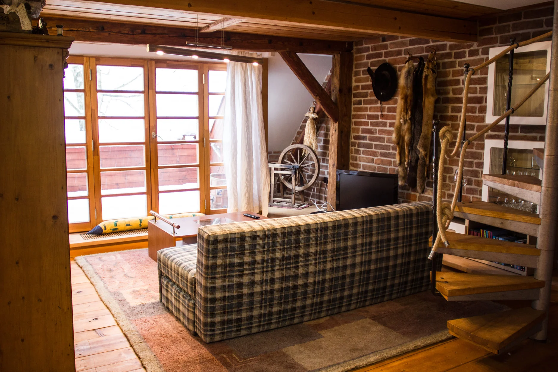 Pobyt na chalupě v Podkrkonoší: vybavené studio či apartmán, sauna a jacuzzi