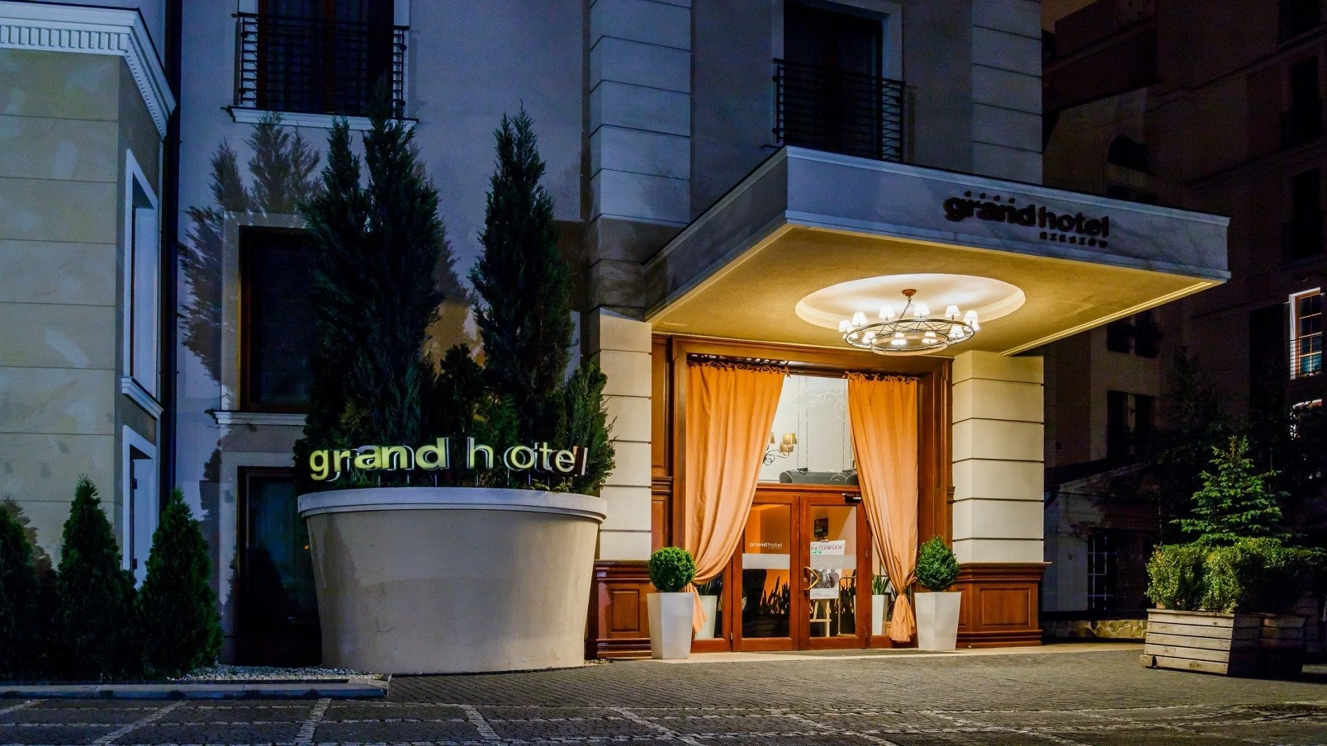 Luxusní hotel v polském Řešově: snídaně či polopenze, wellness a památky