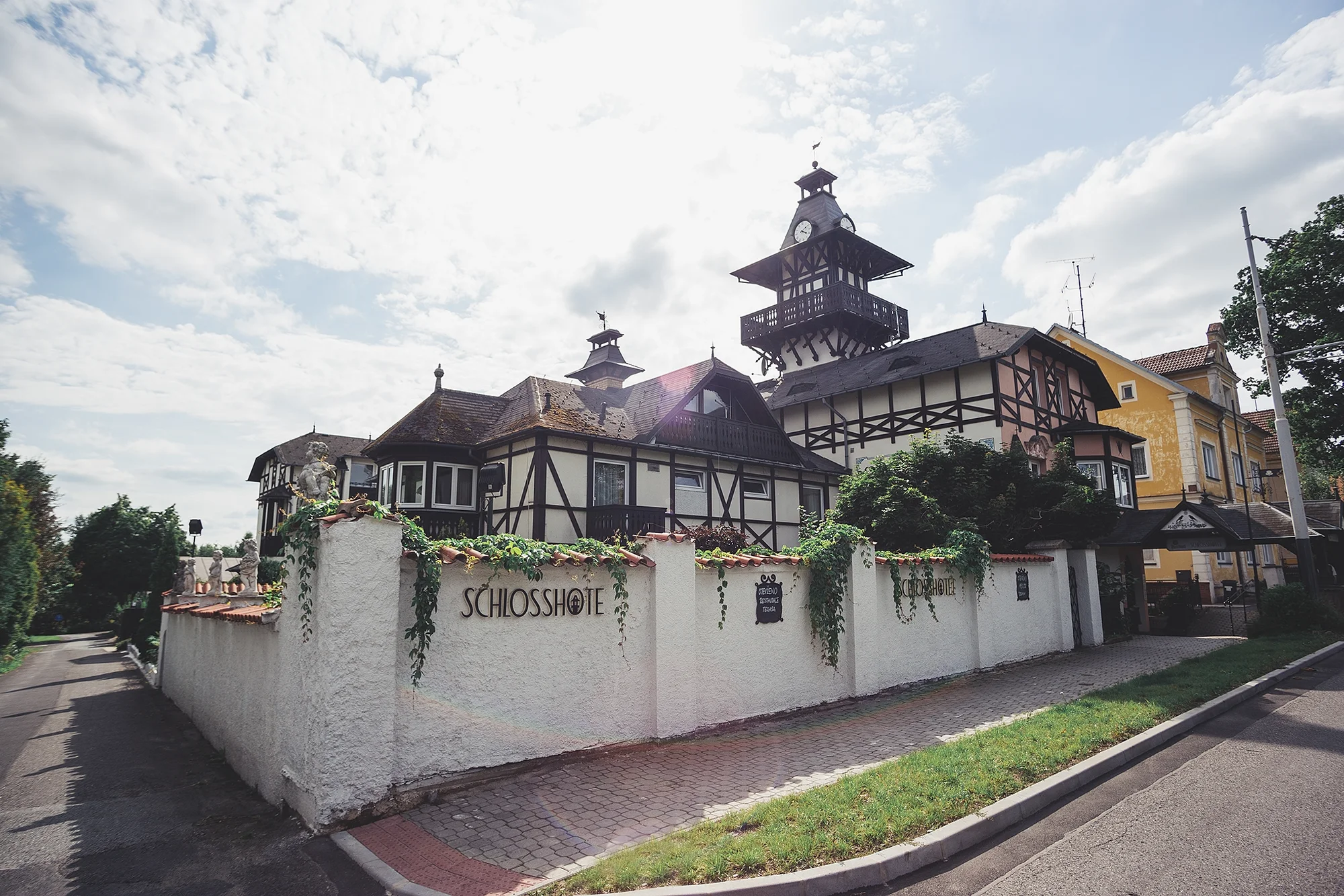 Voucher na 500 či 1 000 Kč na jídlo i nápoje v balkánské restauraci Balkaňeros