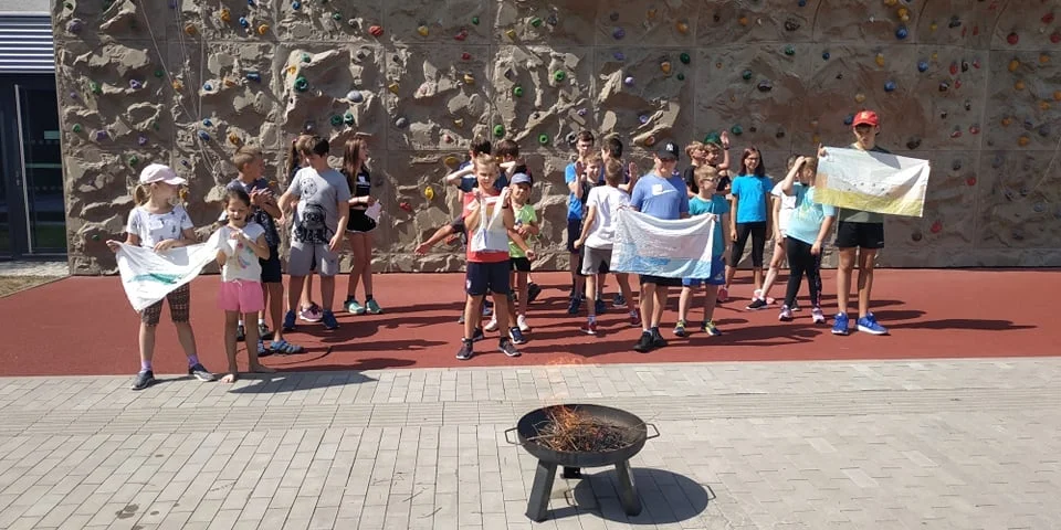 Vstup na venkovní lezeckou stěnu včetně zapůjčení vybavení i permanentky