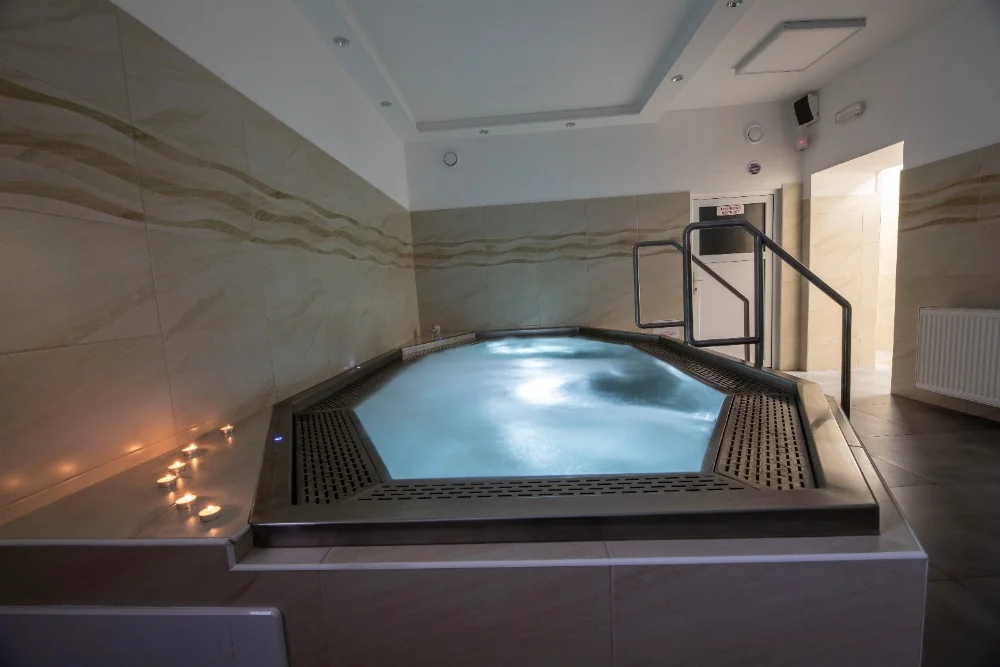 2hodinový vstup do veřejného wellness s vyhřívaným bazénem v Lednicko-valtickém areálu