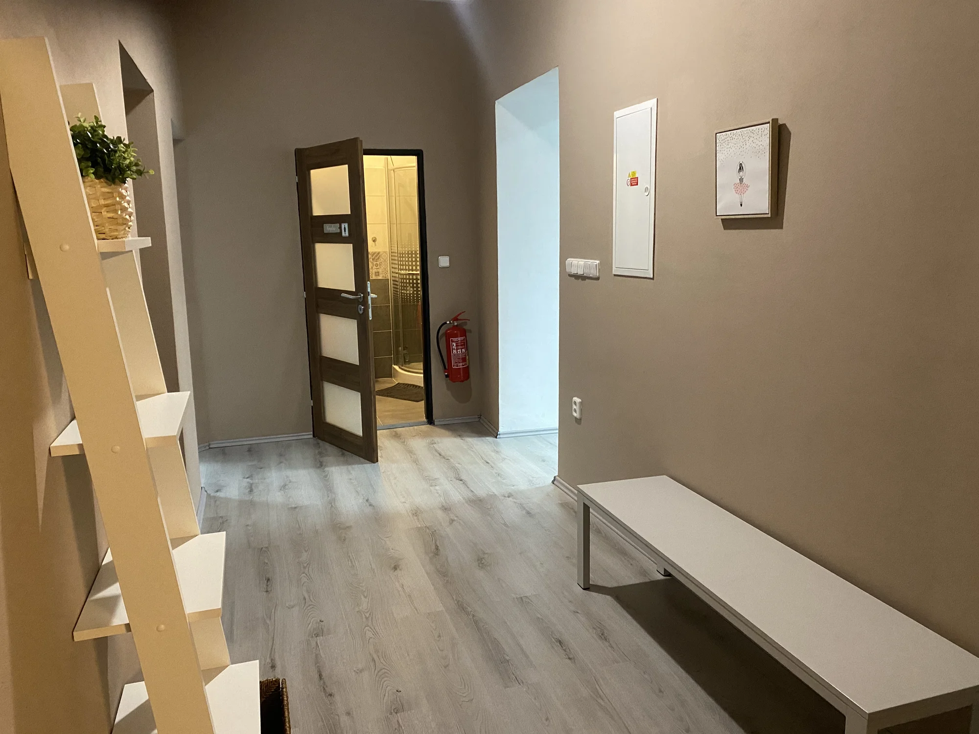 Cesta k vysněné postavě: infrasauna oblek s lymfodrenáží a elektrostimulace