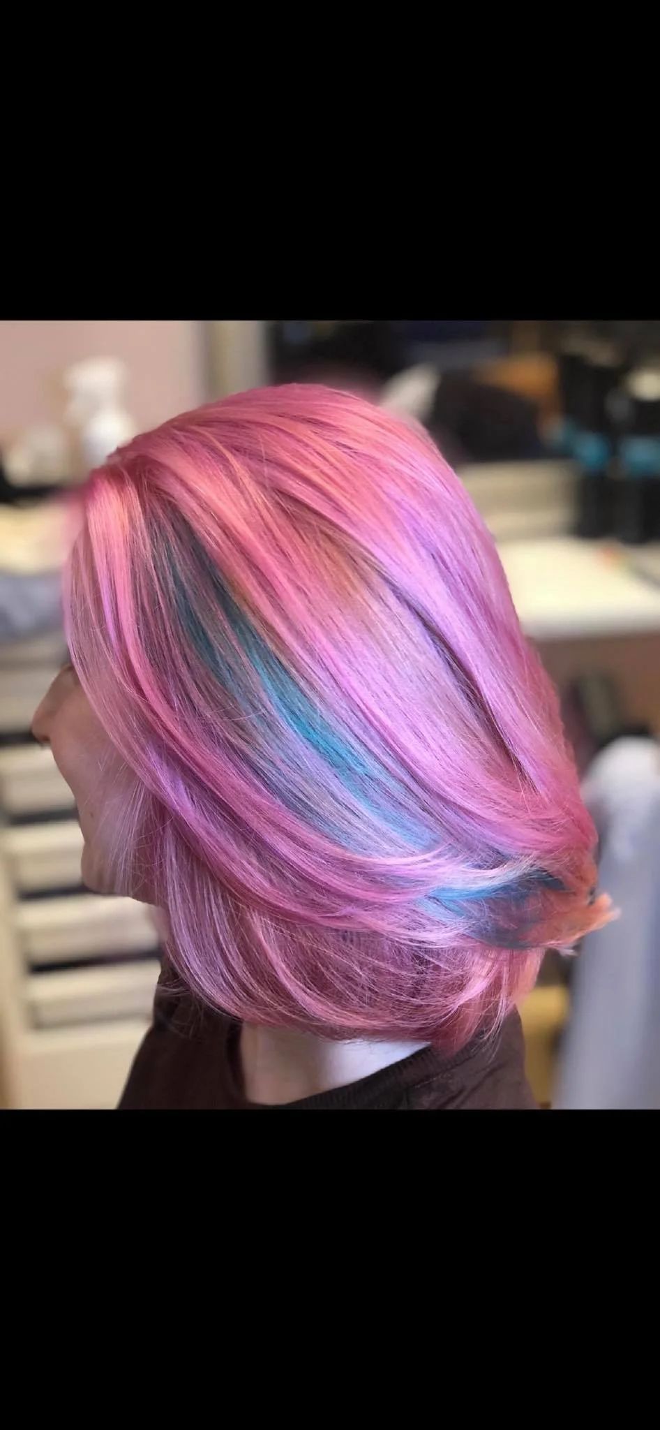 Zatočte s roztřepenými konečky: střih horkými nůžkami i vlasová hloubková výživa Aloxxi