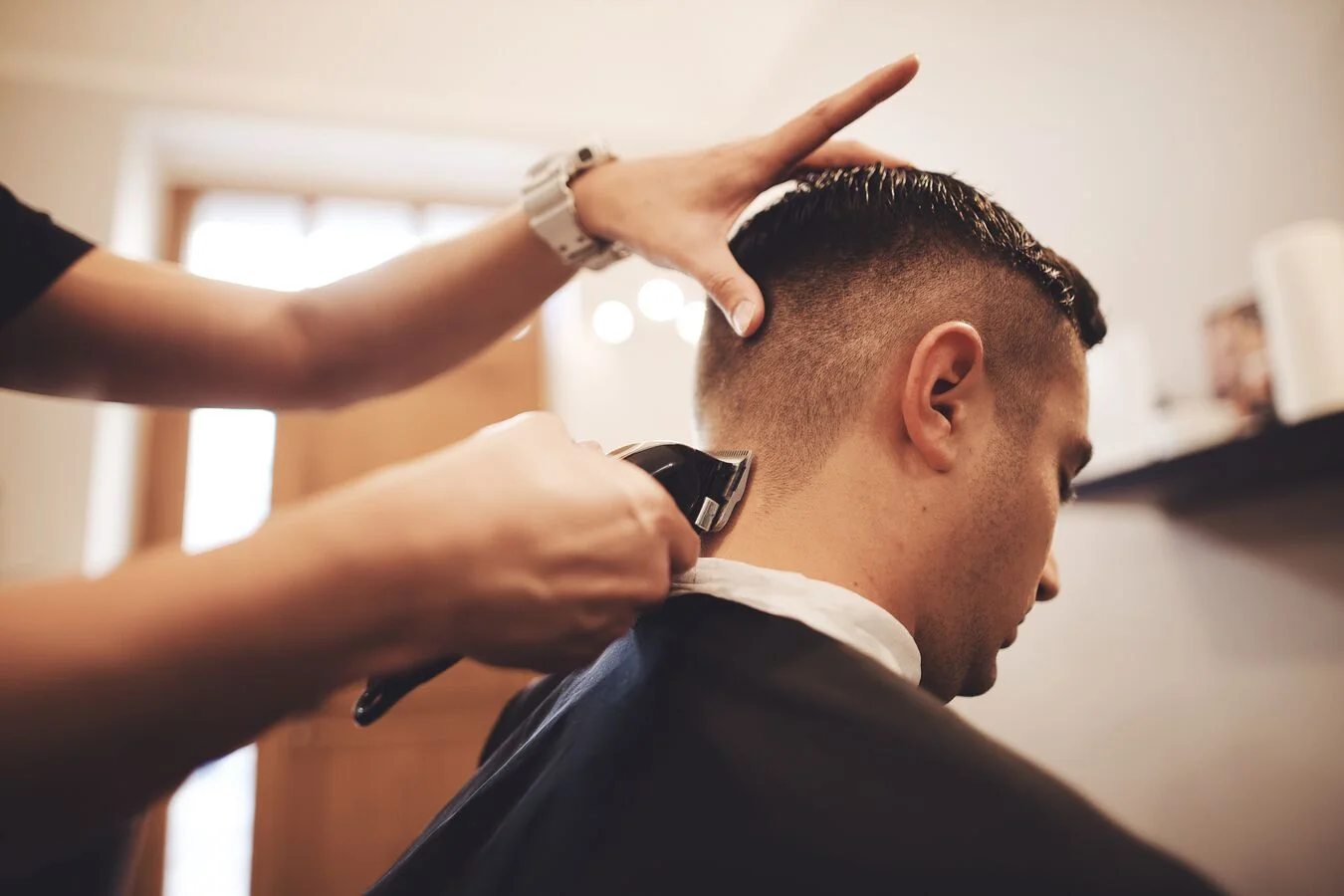 Precizní pánský střih a úprava vousů od profesionálních stylistů