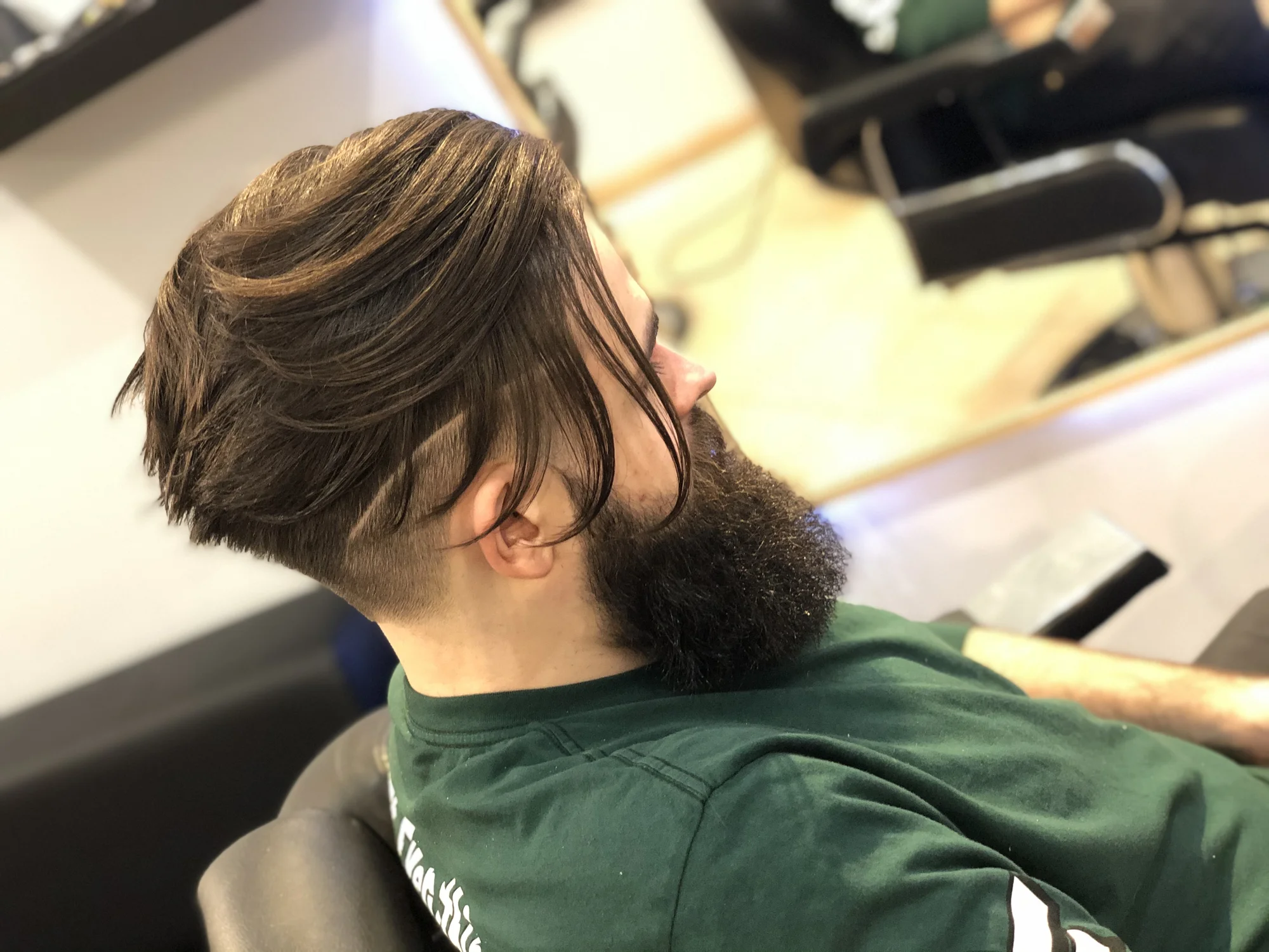 Precizní pánský střih a úprava vousů od profesionálních stylistů