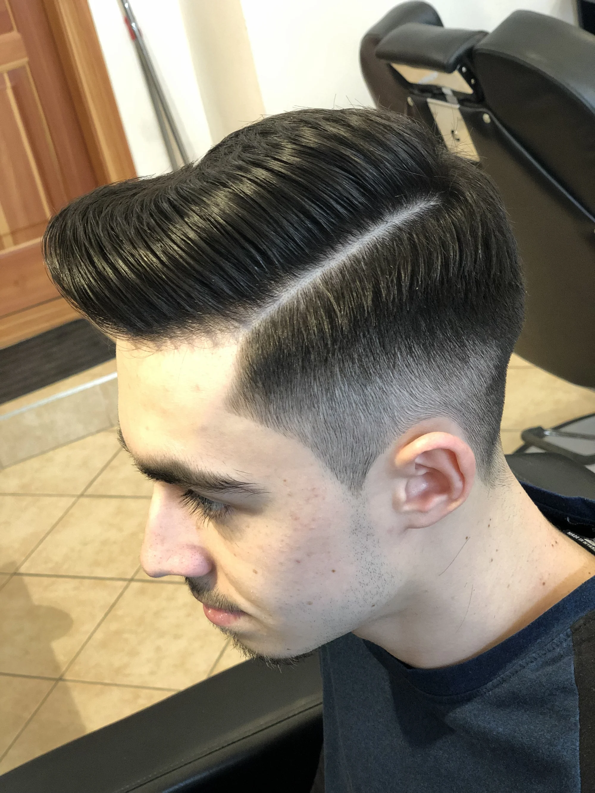 Precizní pánský střih a úprava vousů od profesionálních stylistů