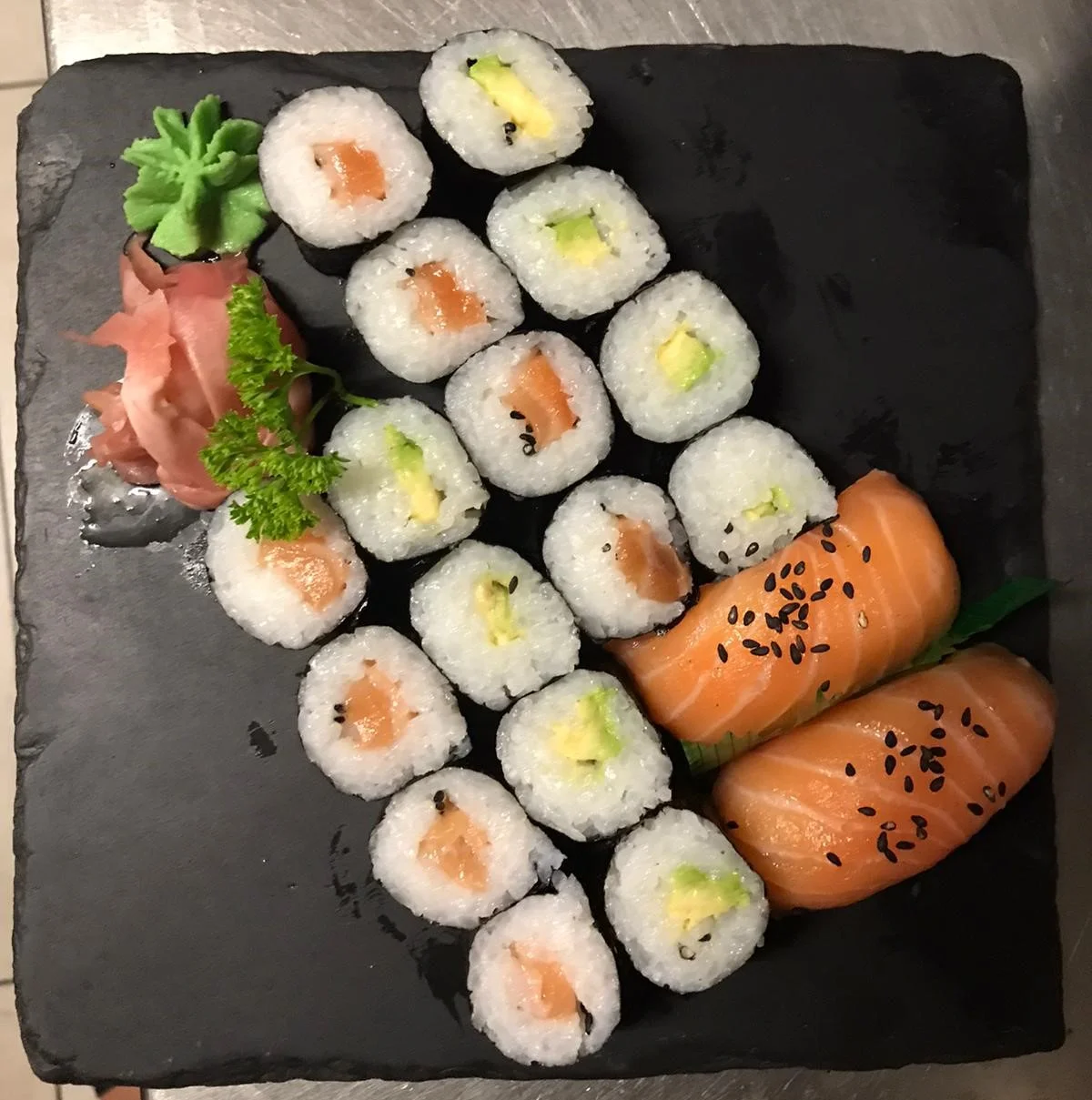 Otevřený voucher do Melong Sushi Bar v Táboře: 300 až 1500 Kč na jídlo i nápoje