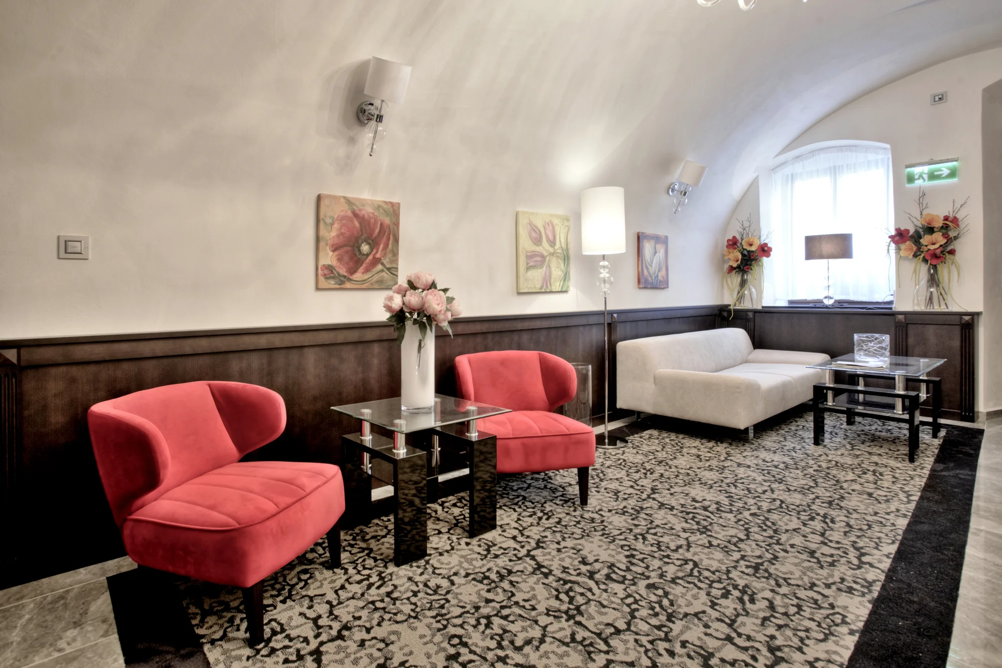Historický hotel přímo v centru Českého Krumlova: snídaně či polopenze a lahev sektu