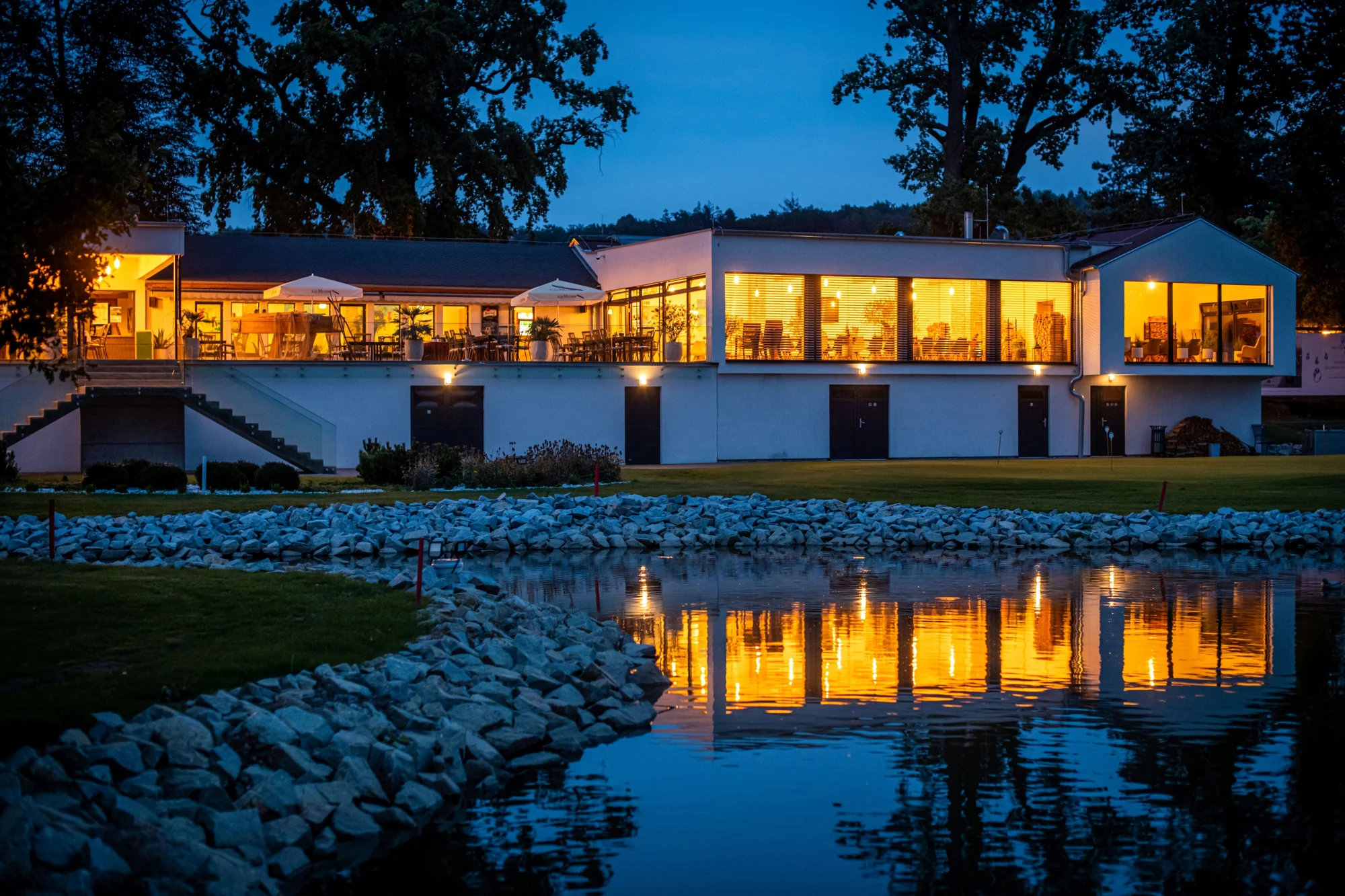 Jednodenní či dvoudenní kurz golfu v luxusním Zámeckém Golf Resortu Hluboká vč. wellness