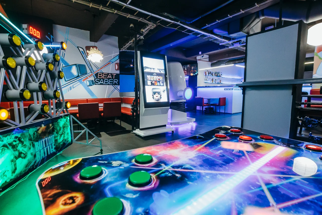 40 min. adrenalinu pro 4 osoby: laser game, laserové bludiště a 9D kino