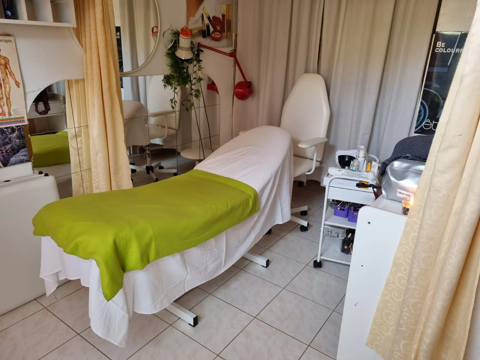 Staňte se kosmetičkou: certifikovaný kurz zakončený osvědčením pro vydání živnostenského listu