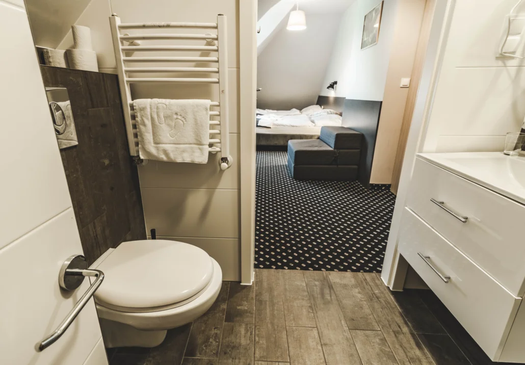 Lázeňské město Duszniki Zdrój blízko českých hranic: moderní hotel s wellness a polopenzí