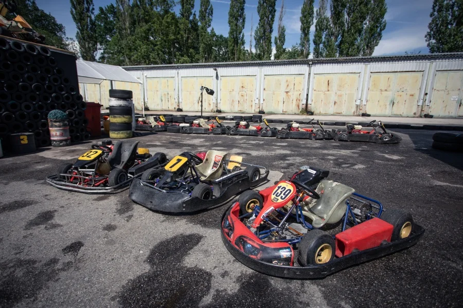 Svižná jízda motokárou pro děti i dospělé: adrenalin a zábava na ověřené trati