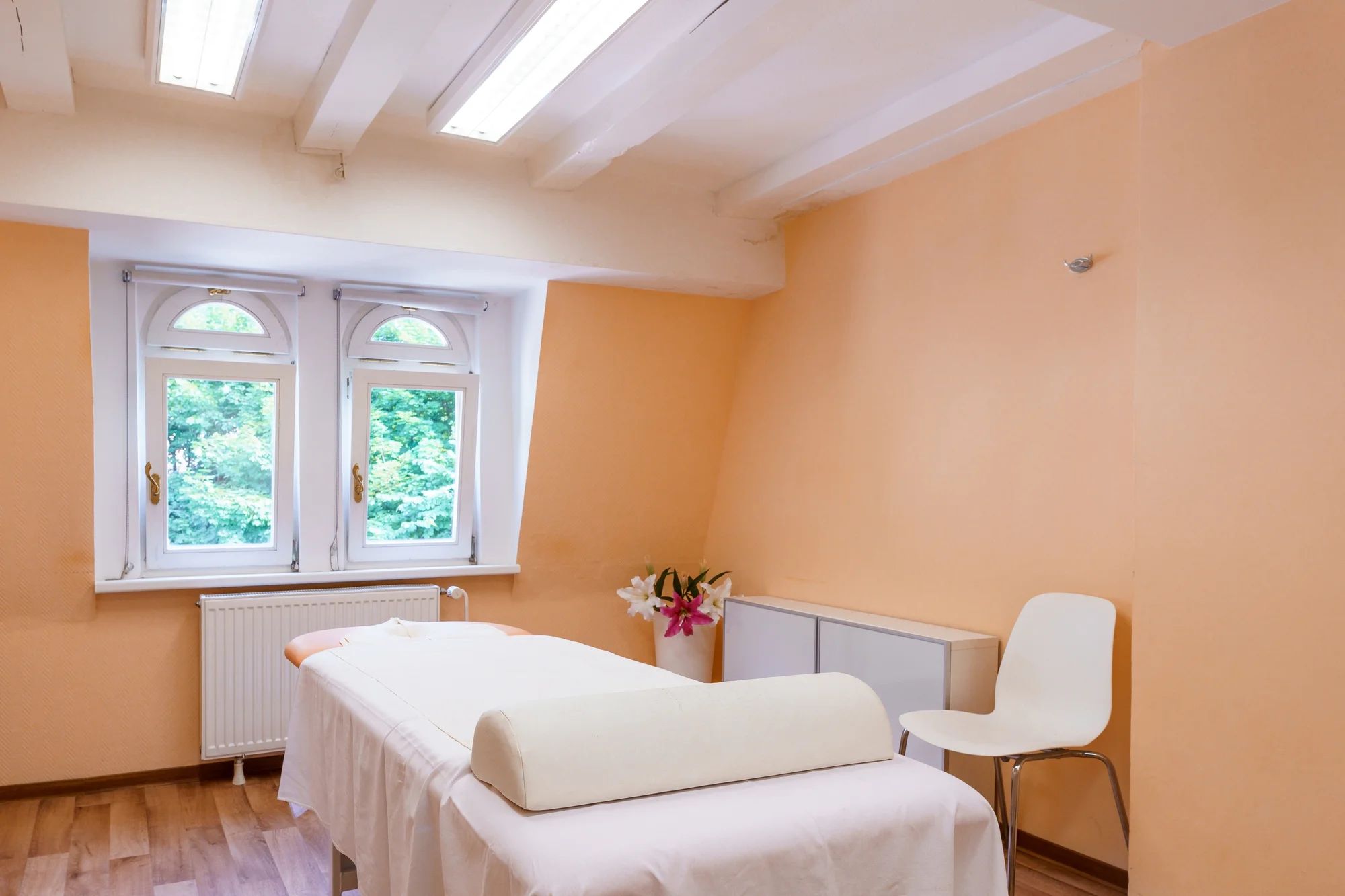 4* pobyt v centru Varů: snídaně nebo polopenze, wellness, procedury i vstupenky