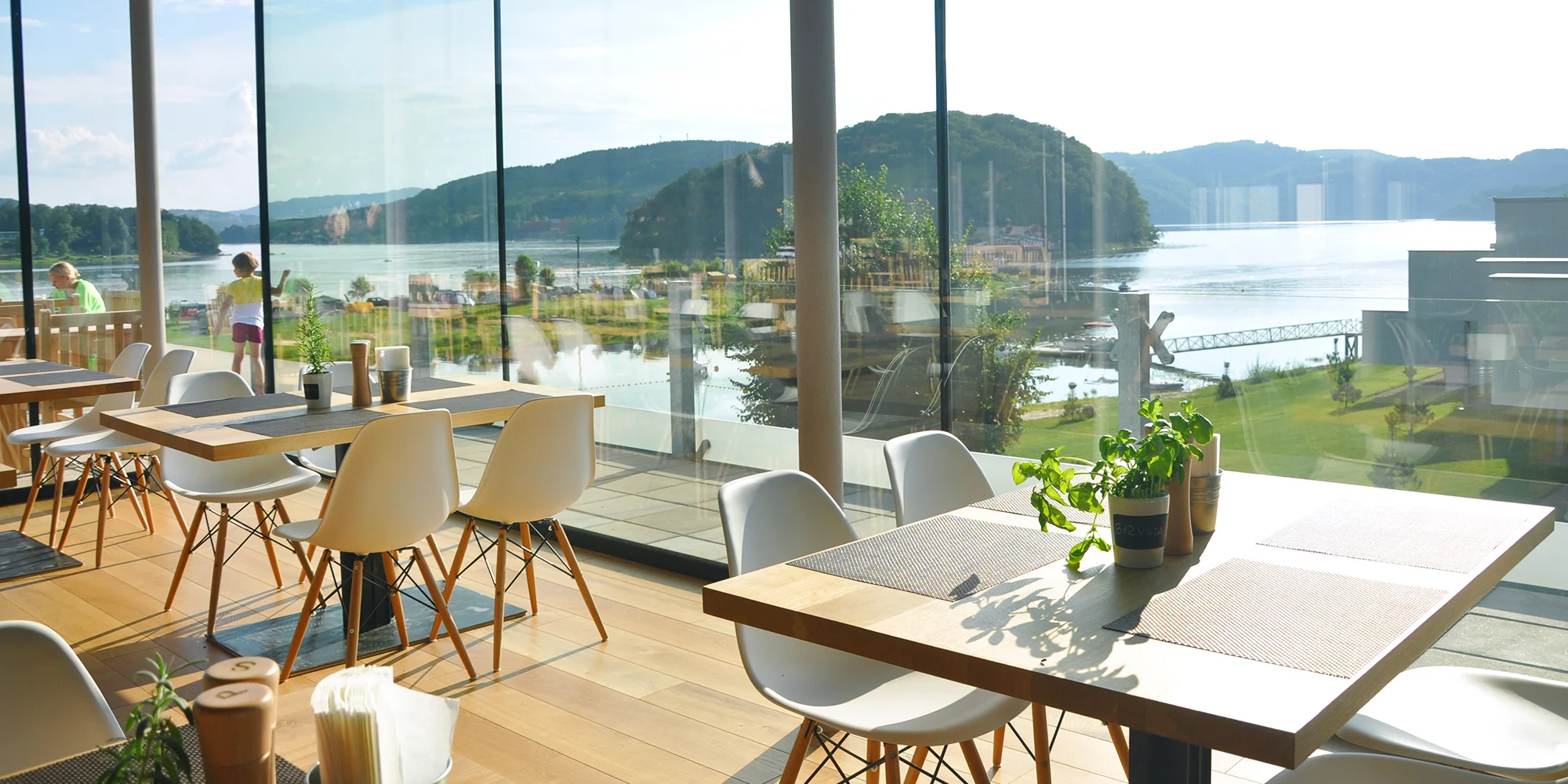 Za krásami Polska: skvěle vybavený 4* resort u jezera, snídaně či polopenze, neomezený wellness