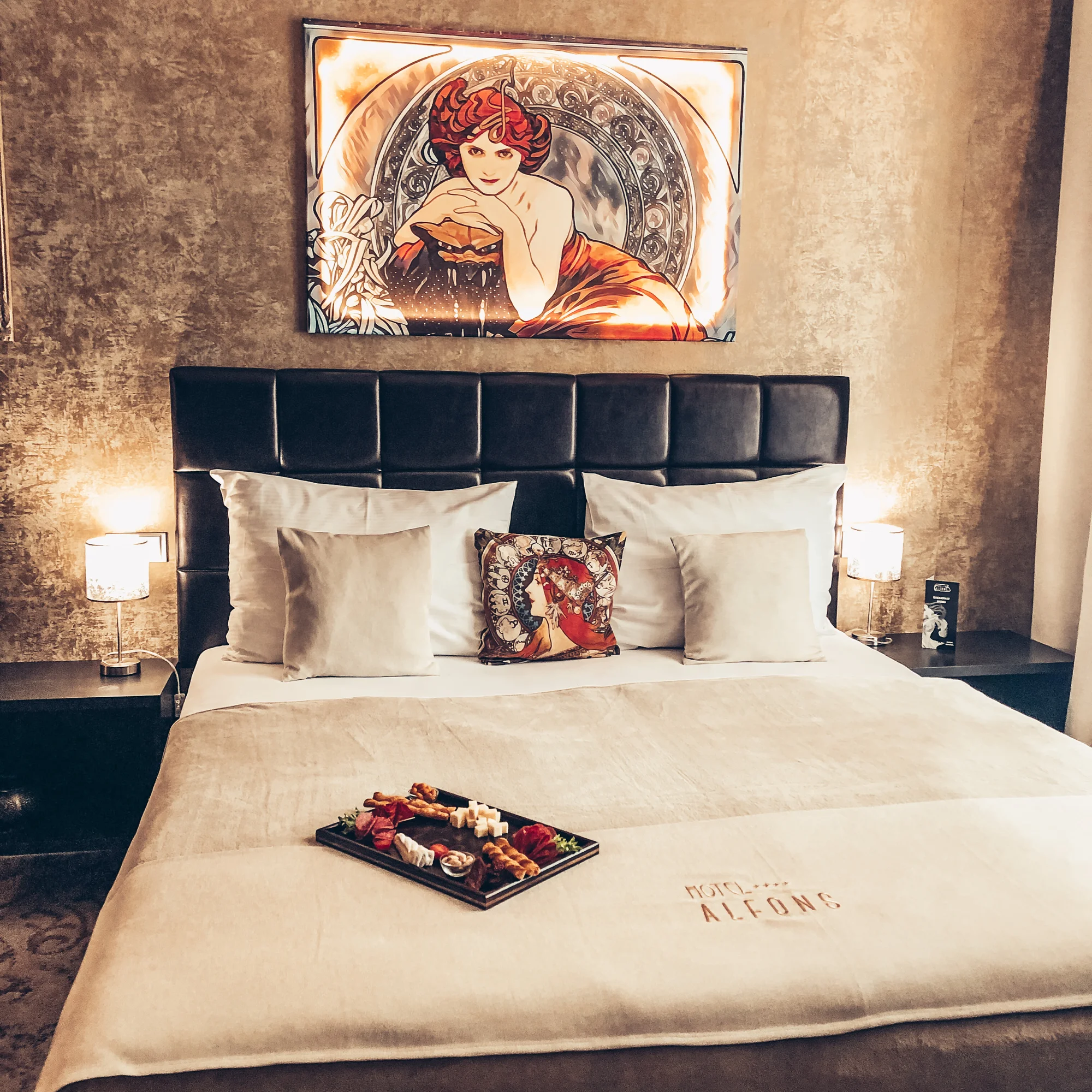S láskou do Prahy: 4* hotel v centru, snídaně, romantický večer na lodi