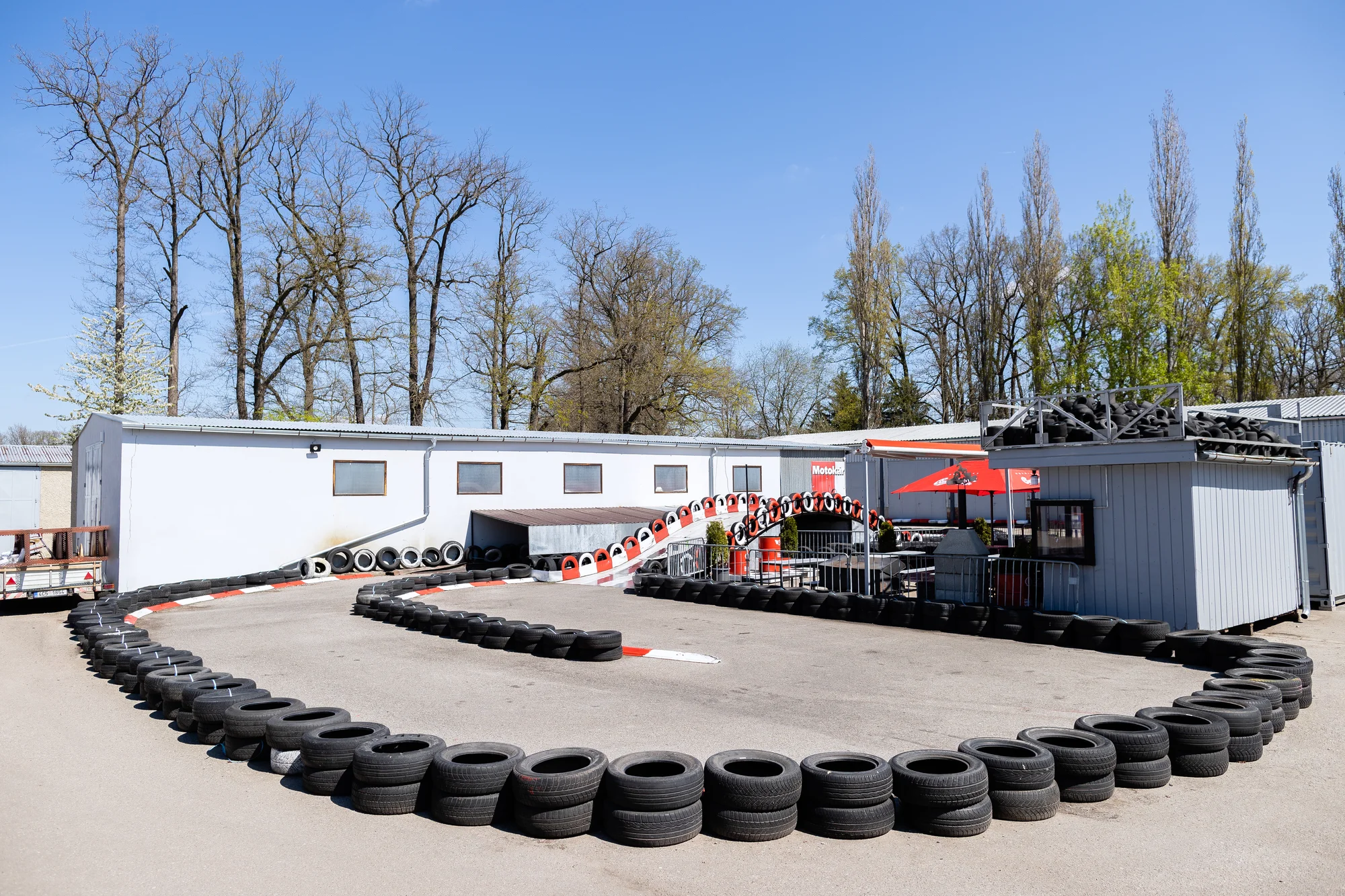 Svižná jízda motokárou pro děti i dospělé: adrenalin a zábava na ověřené trati