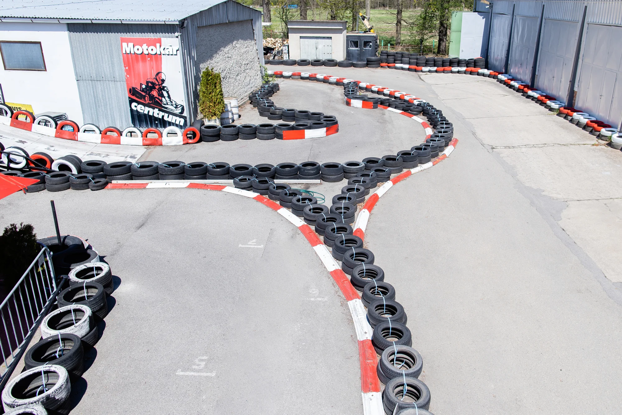 Svižná jízda motokárou pro děti i dospělé: adrenalin a zábava na ověřené trati