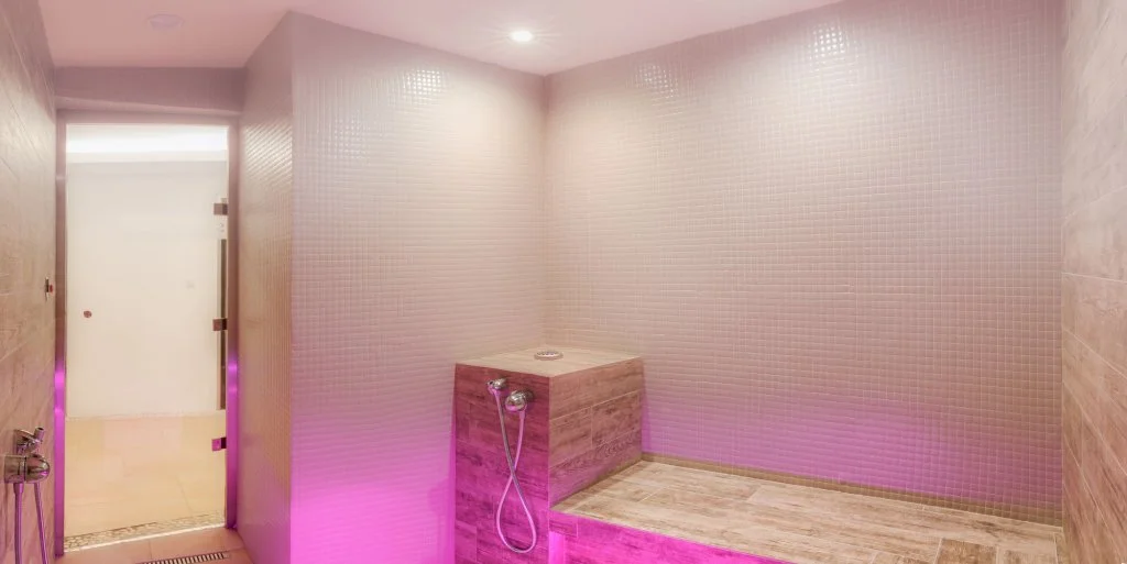 4* pobyt ve Varech: snídaně či polopenze i neomezený vstup do wellness