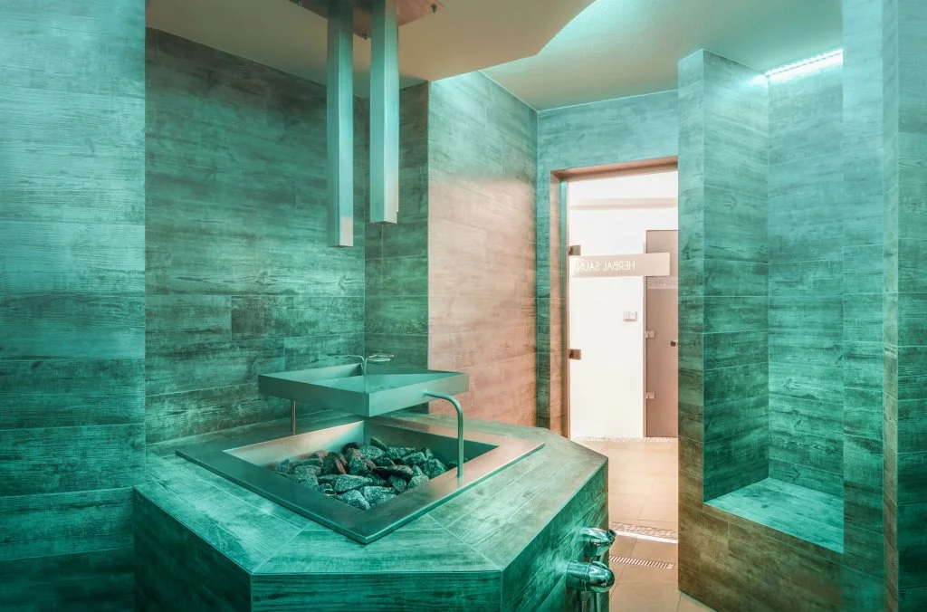 4* pobyt ve Varech: snídaně či polopenze i neomezený vstup do wellness