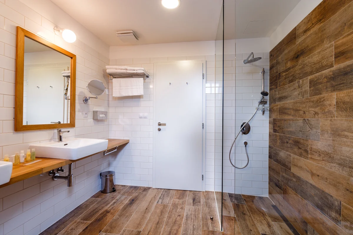 4* pobyt ve Varech: snídaně či polopenze i neomezený vstup do wellness