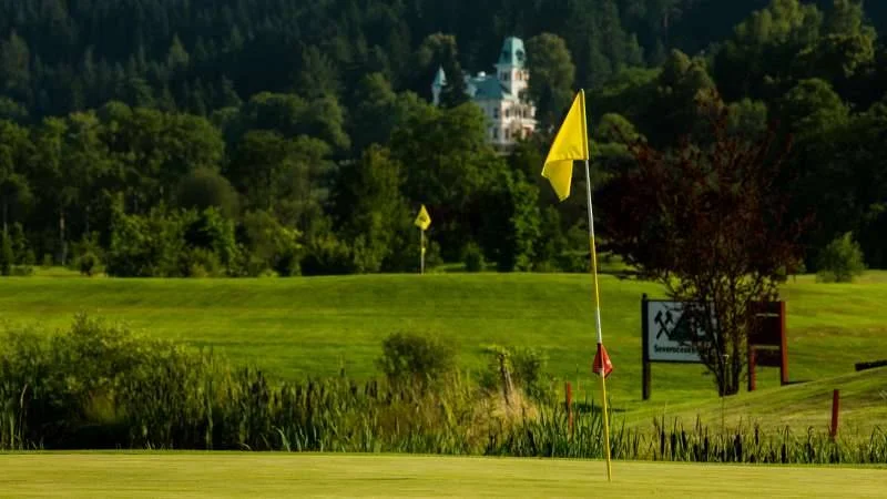 4* pobyt ve Varech: snídaně či polopenze i neomezený vstup do wellness