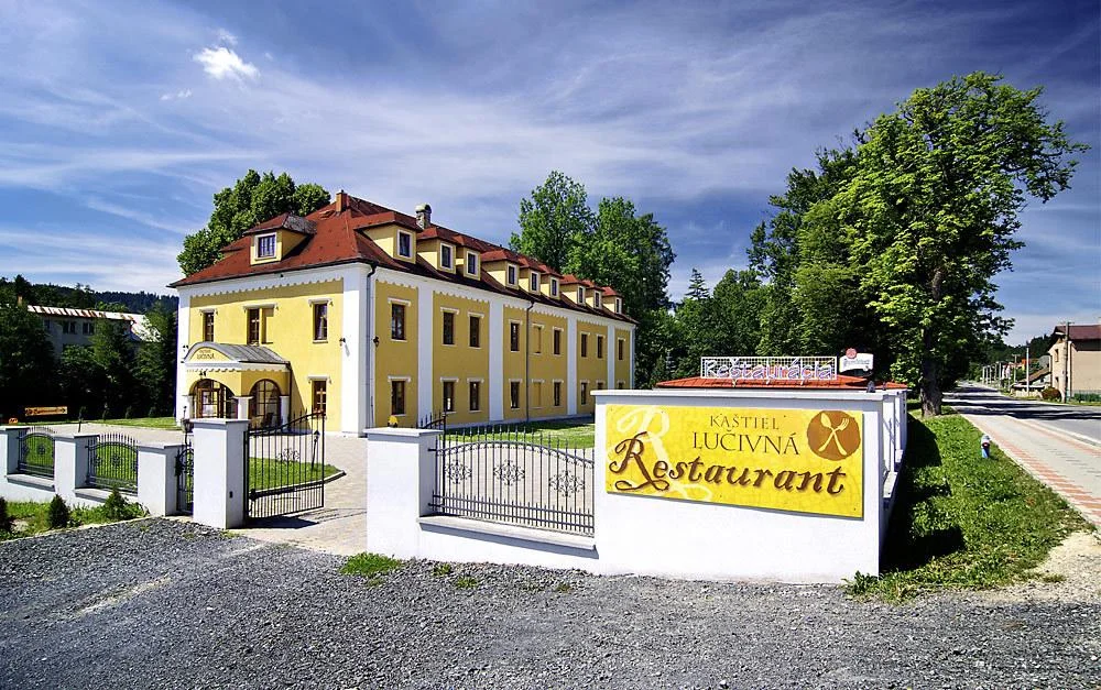 Královský odpočinek pod Tatrami v Kaštielu Lučivná: nádherná příroda, snídaně, možnost wellness