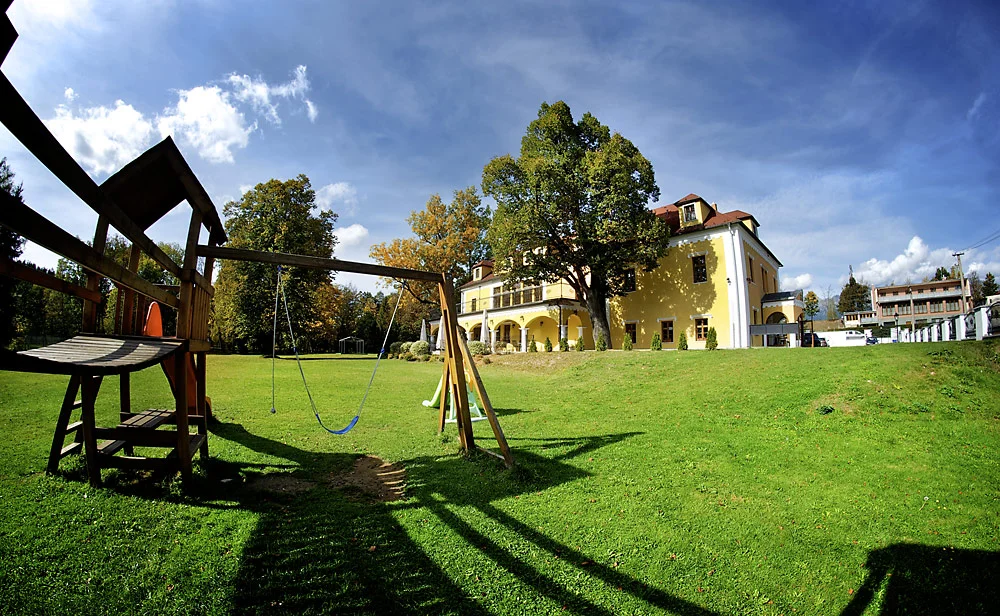 Královský odpočinek pod Tatrami v Kaštielu Lučivná: nádherná příroda, snídaně, možnost wellness