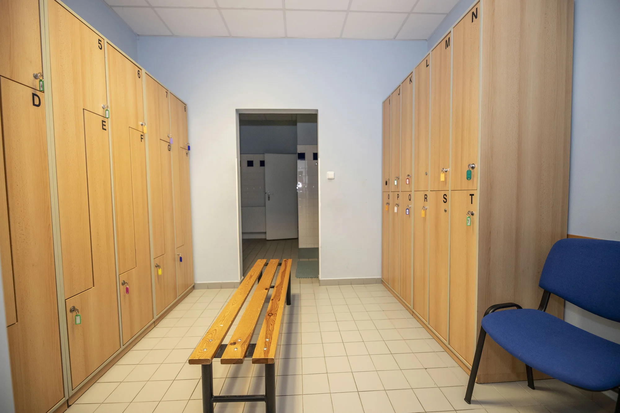 2 až 3 minuty ozdravné terapie v poláriu a 20 minut lehkého cvičení