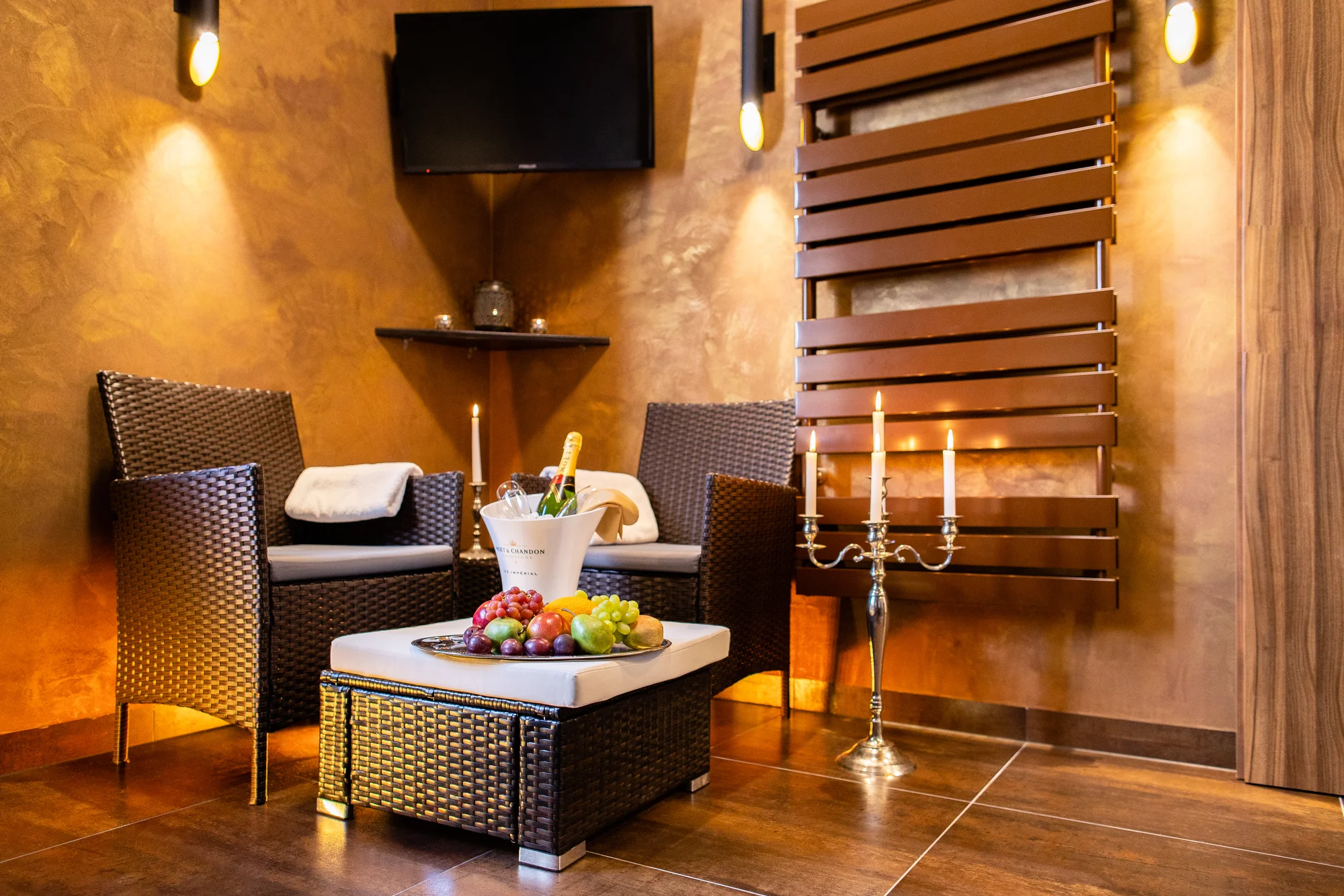Privátní wellness s whirlpoolem a finskou saunou na 60 min. pro 2 osoby